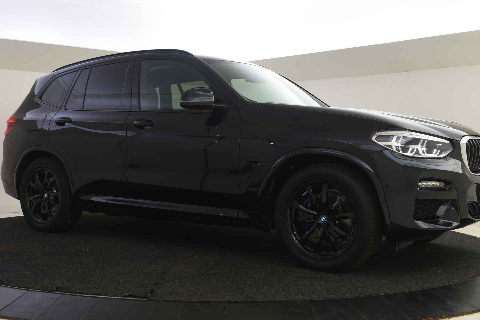 BMW X3 xDrive30e High Executive M Sport Automaat / Panoramadak / Trekhaak / Sportstoelen / Adaptieve LED / Head-Up / Comfort Access / Live Cockpit Professional - 23/54