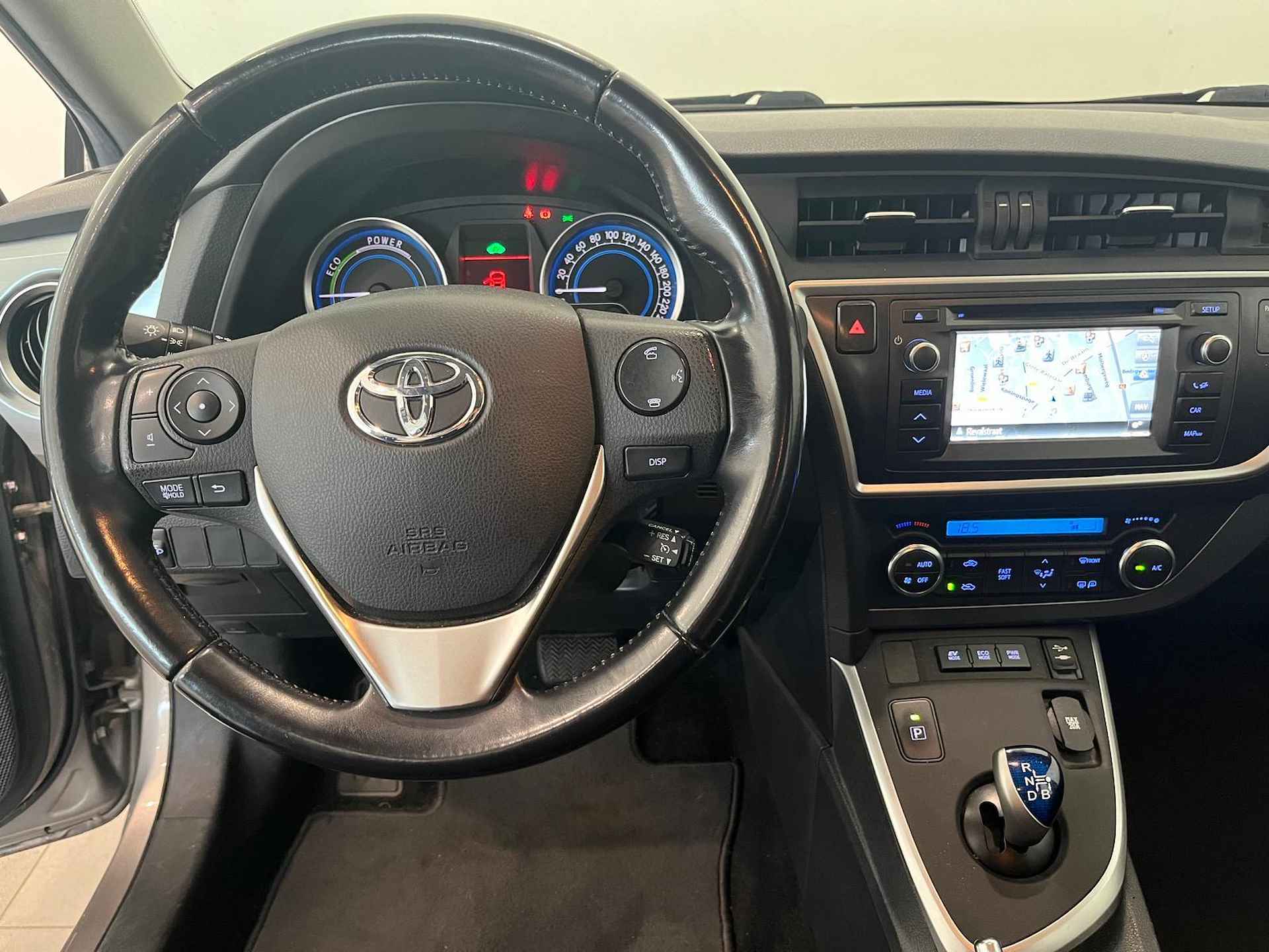 Toyota Auris 1.8 Hybrid Comfort CLIMA | CRUISE | NAVI | CAMERA | TREKHAAK | - 33/37