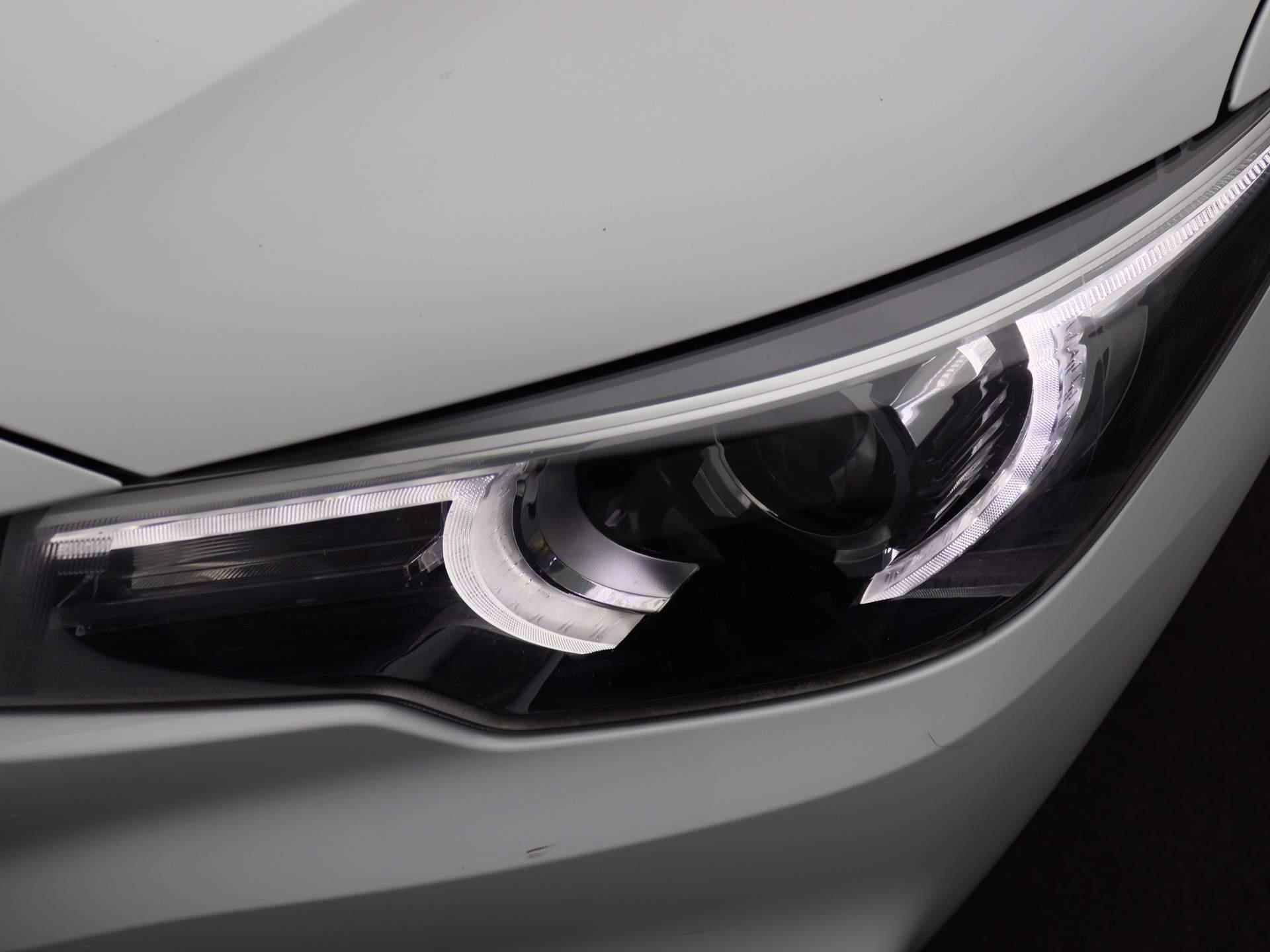 MG ZS EV Luxury 45 kWh | Leder | Navi | Panoramadak | Camera | Apple CarPlay | Adaptive Cruise Control | - 13/25