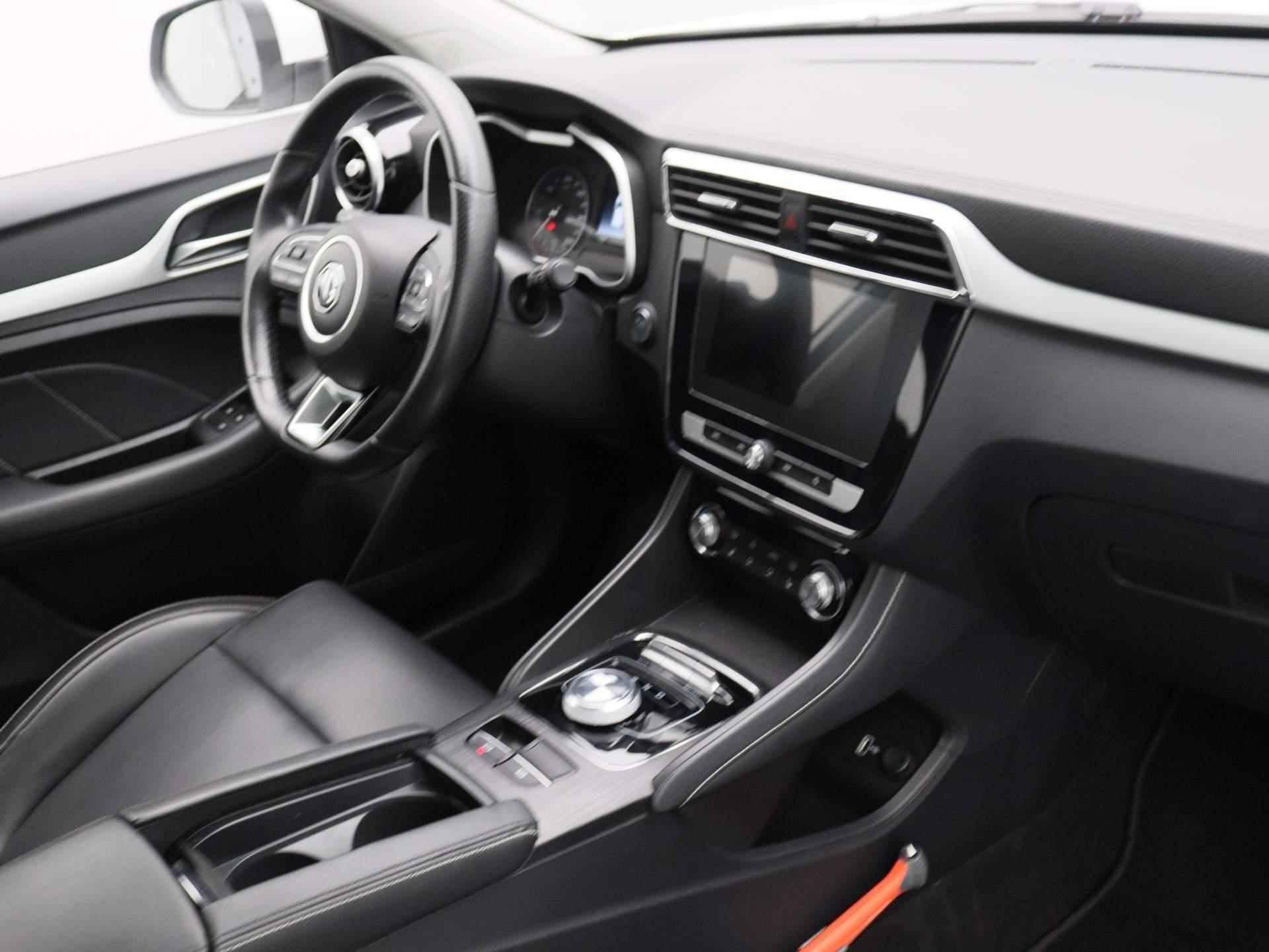 MG ZS EV Luxury 45 kWh | Leder | Navi | Panoramadak | Camera | Apple CarPlay | Adaptive Cruise Control | - 24/25