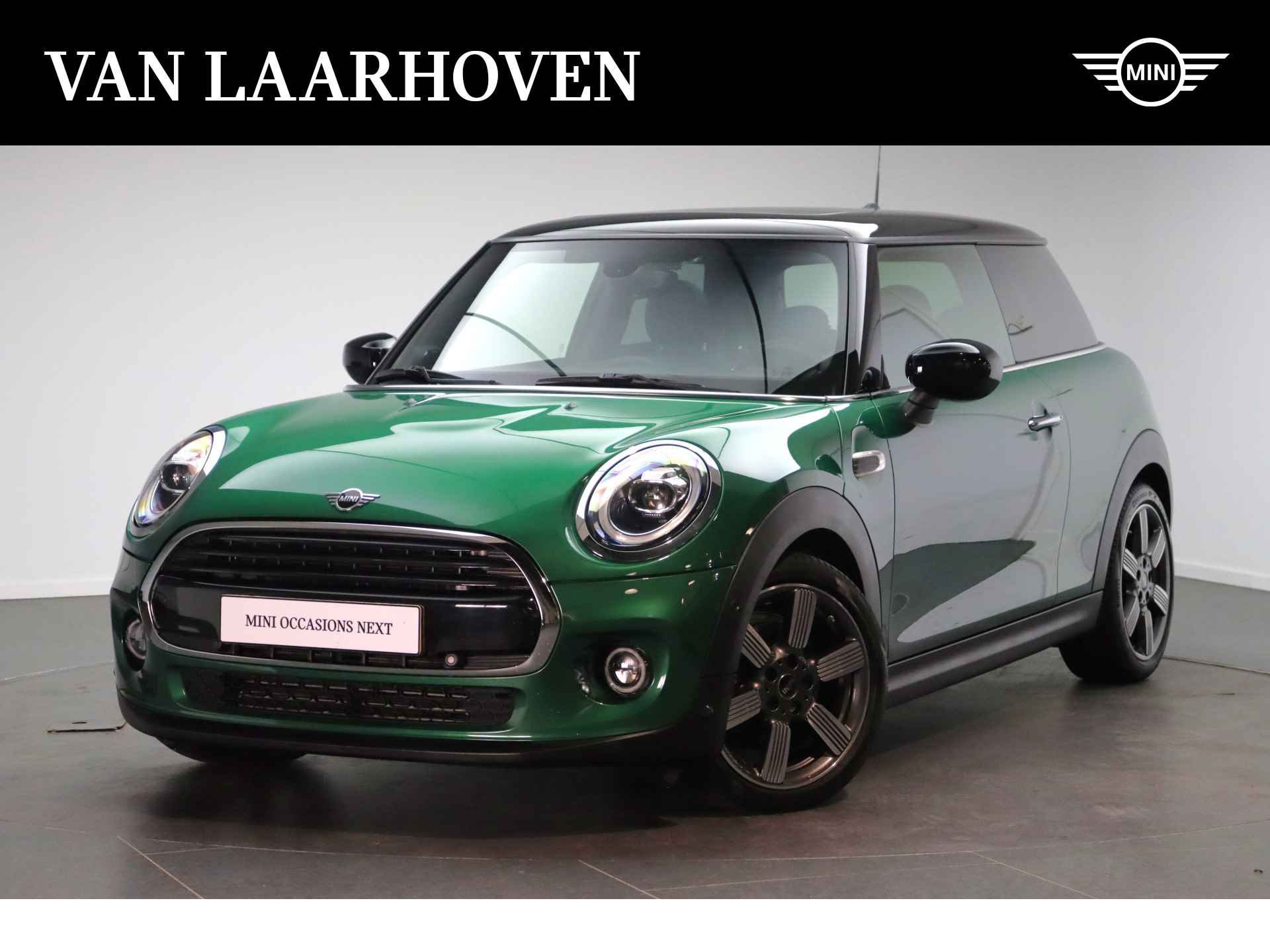 MINI Hatchback Cooper 60 Years Automaat / Panoramadak / Stoelverwarming / LED / Harman Kardon / Park Assistant / Cruise Control / Comfort Access