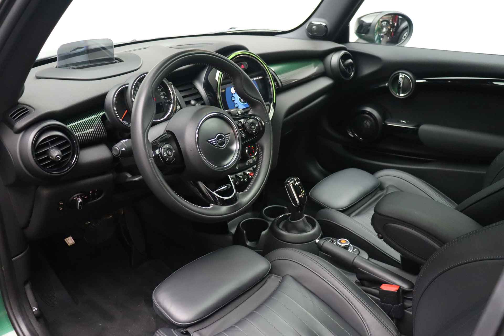 MINI Hatchback Cooper 60 Years Automaat / Panoramadak / Stoelverwarming / LED / Harman Kardon / Park Assistant / Cruise Control / Comfort Access - 9/24