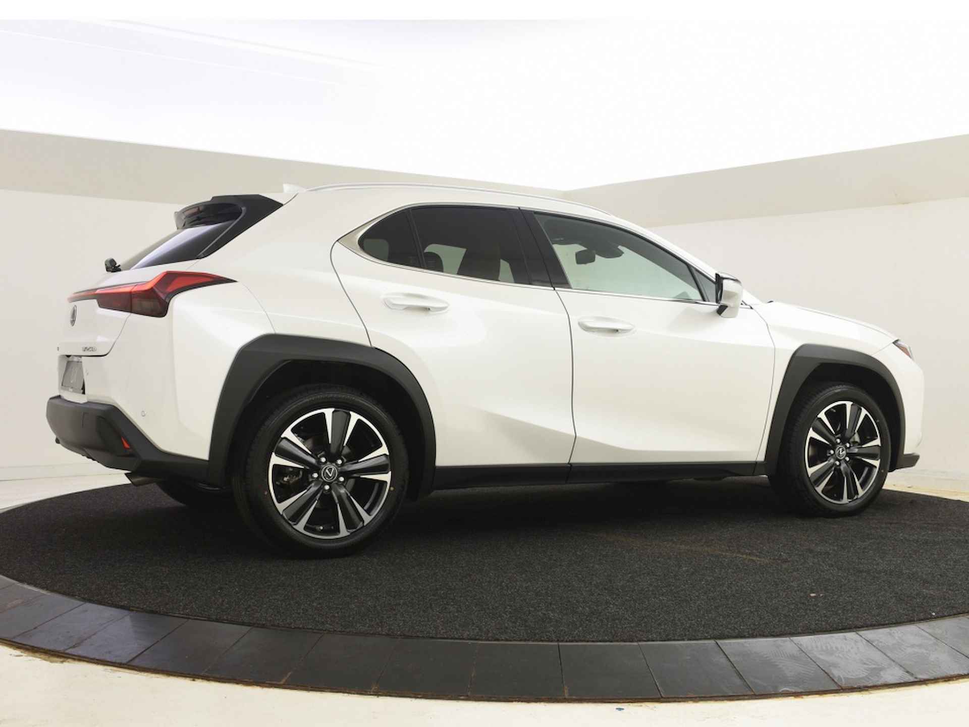 Lexus UX  UX 250h Luxury Edition | Leder Interieur | PDC V+A | Stuur en St - 12/39