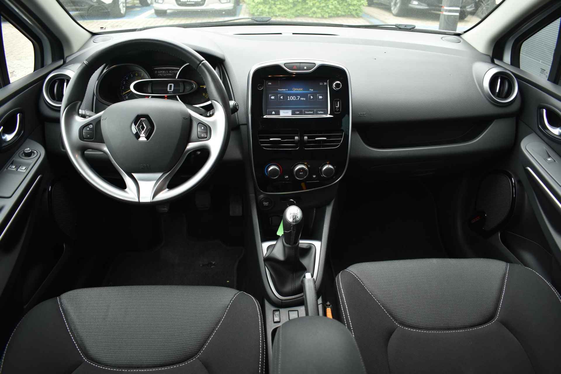 Renault Clio Estate 0.9 TCe Night&Day 90pk | Navigatie | Achteruitrijcamera | Airco | Bluetooth | LMV - 12/37