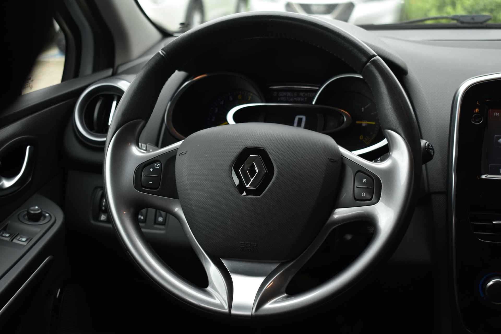 Renault Clio Estate 0.9 TCe Night&Day 90pk | Navigatie | Achteruitrijcamera | Airco | Bluetooth | LMV - 20/37