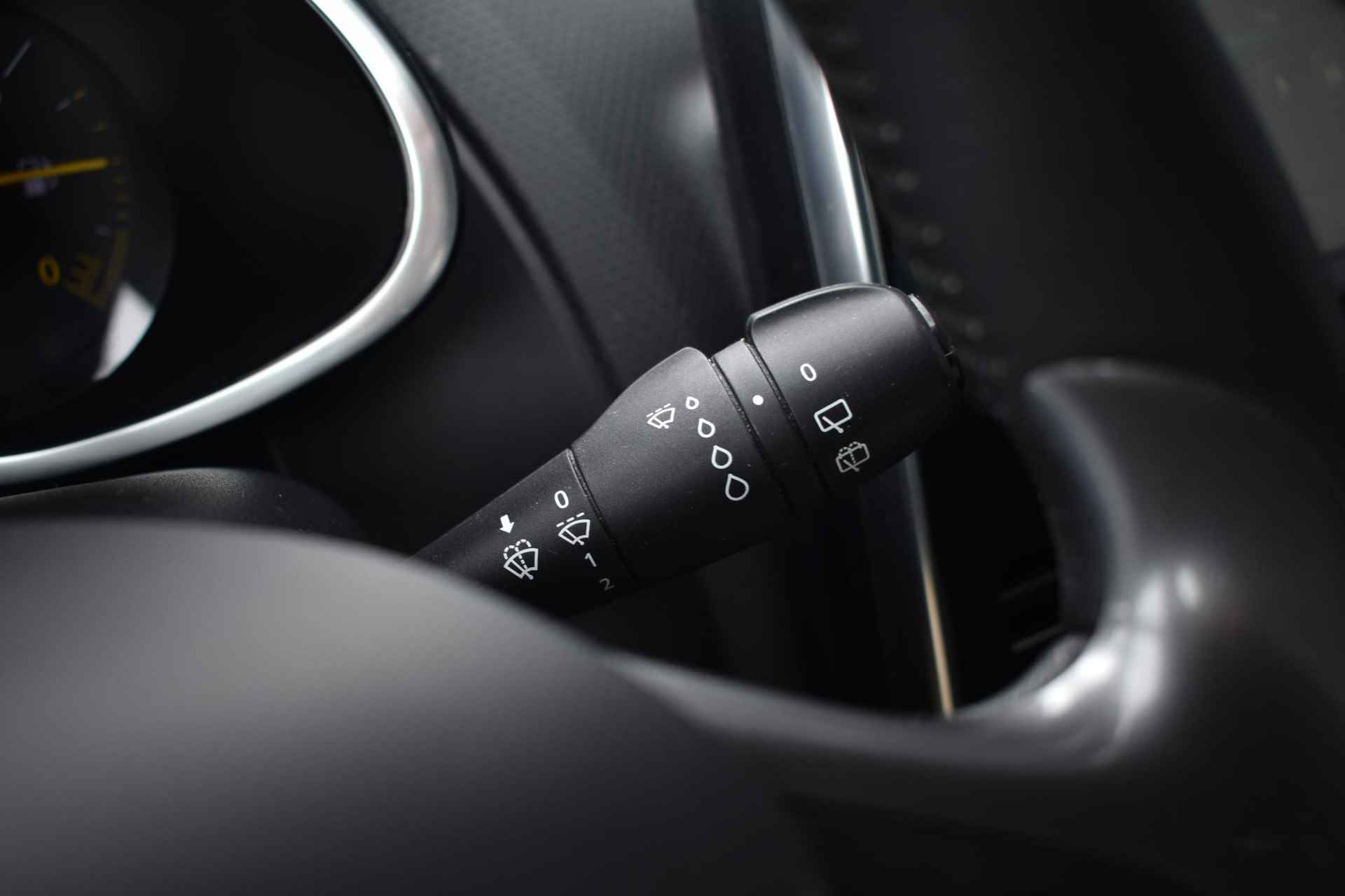 Renault Clio Estate 0.9 TCe Night&Day 90pk | Navigatie | Achteruitrijcamera | Airco | Bluetooth | LMV - 32/37