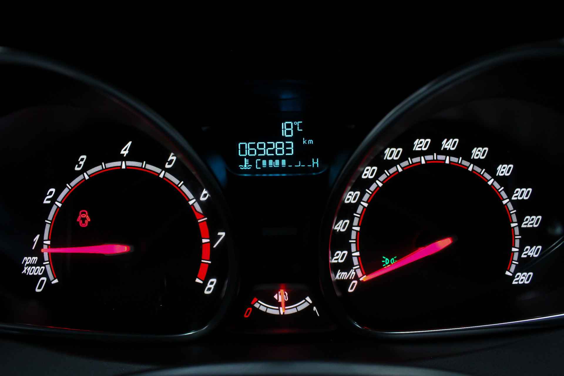 Ford Fiesta 1.6 182pk ST-2 STYLE PACK |Dealer onderhouden!|parkeersensoren|LED-dagrijverlichting|key-less|voorruitverwarming|17"| - 8/30