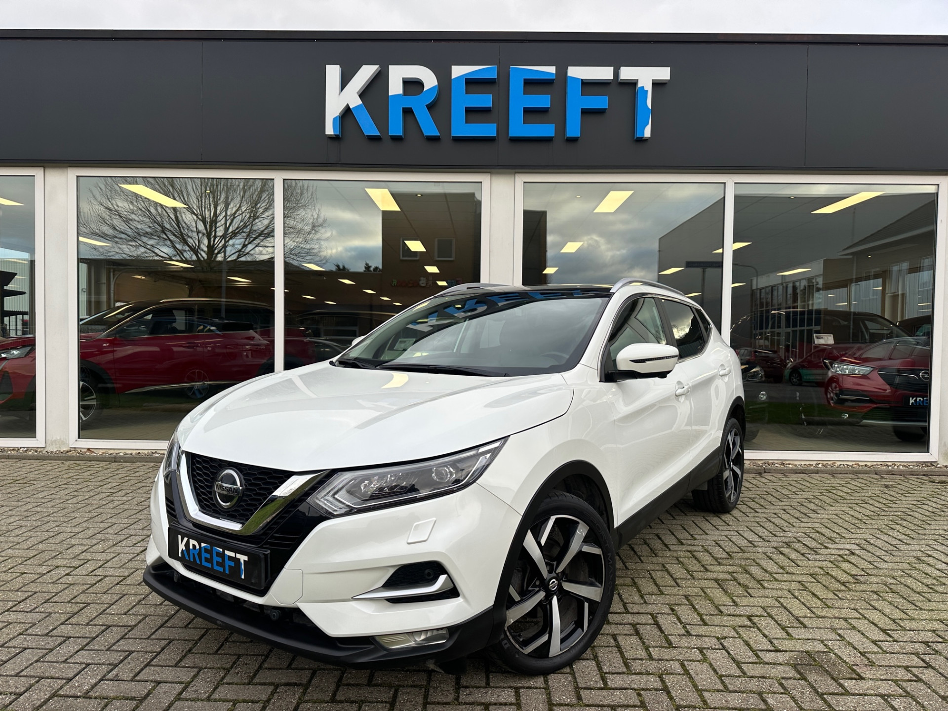 Nissan QASHQAI 1.3 DIG-T Tekna + Panorama |