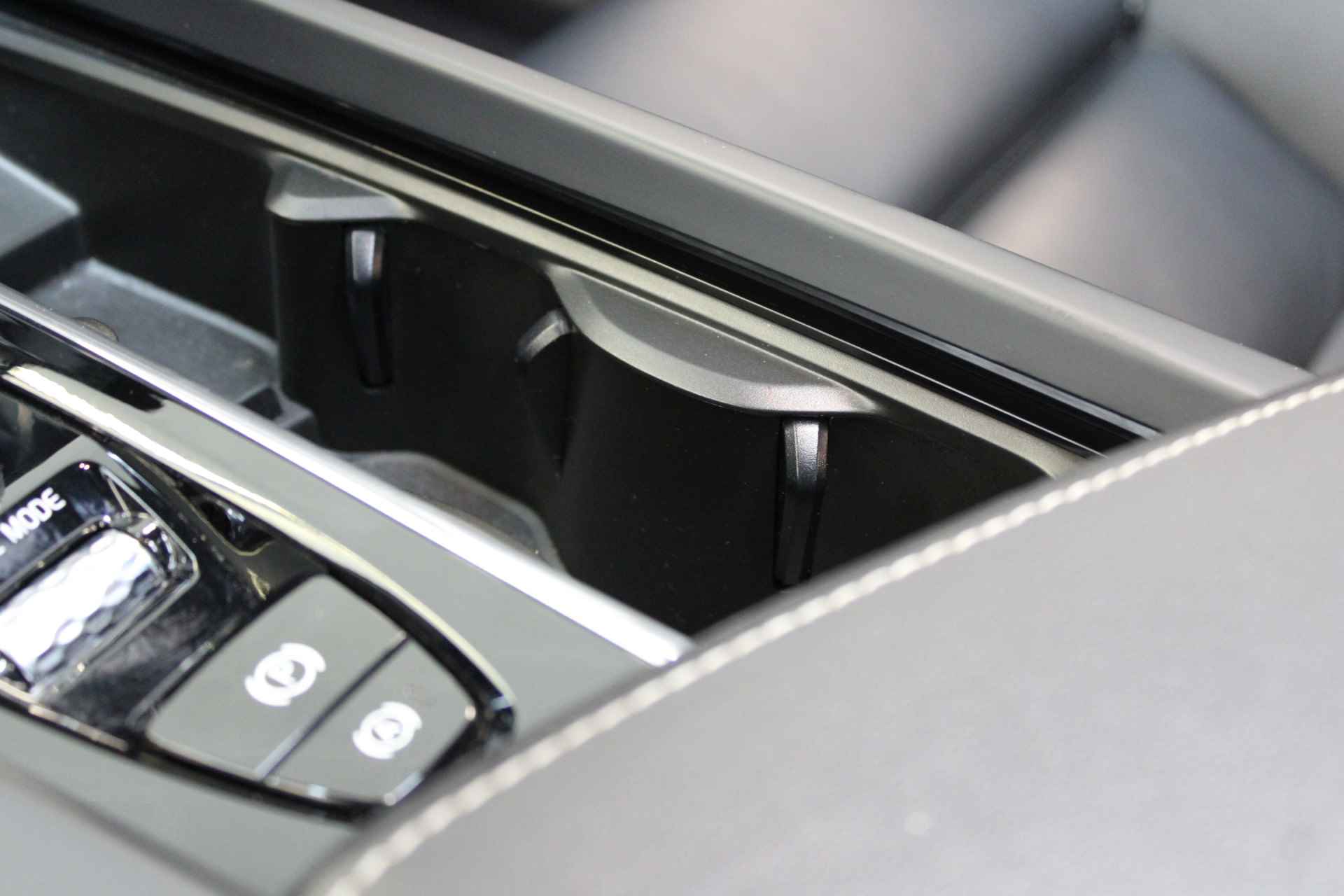 Volvo XC60 T8 390PK Twin Engine AWD R-Design | Full Opt! | Luchtv | B&W Audio | HUD | Trekhaak | 360º view - 51/79