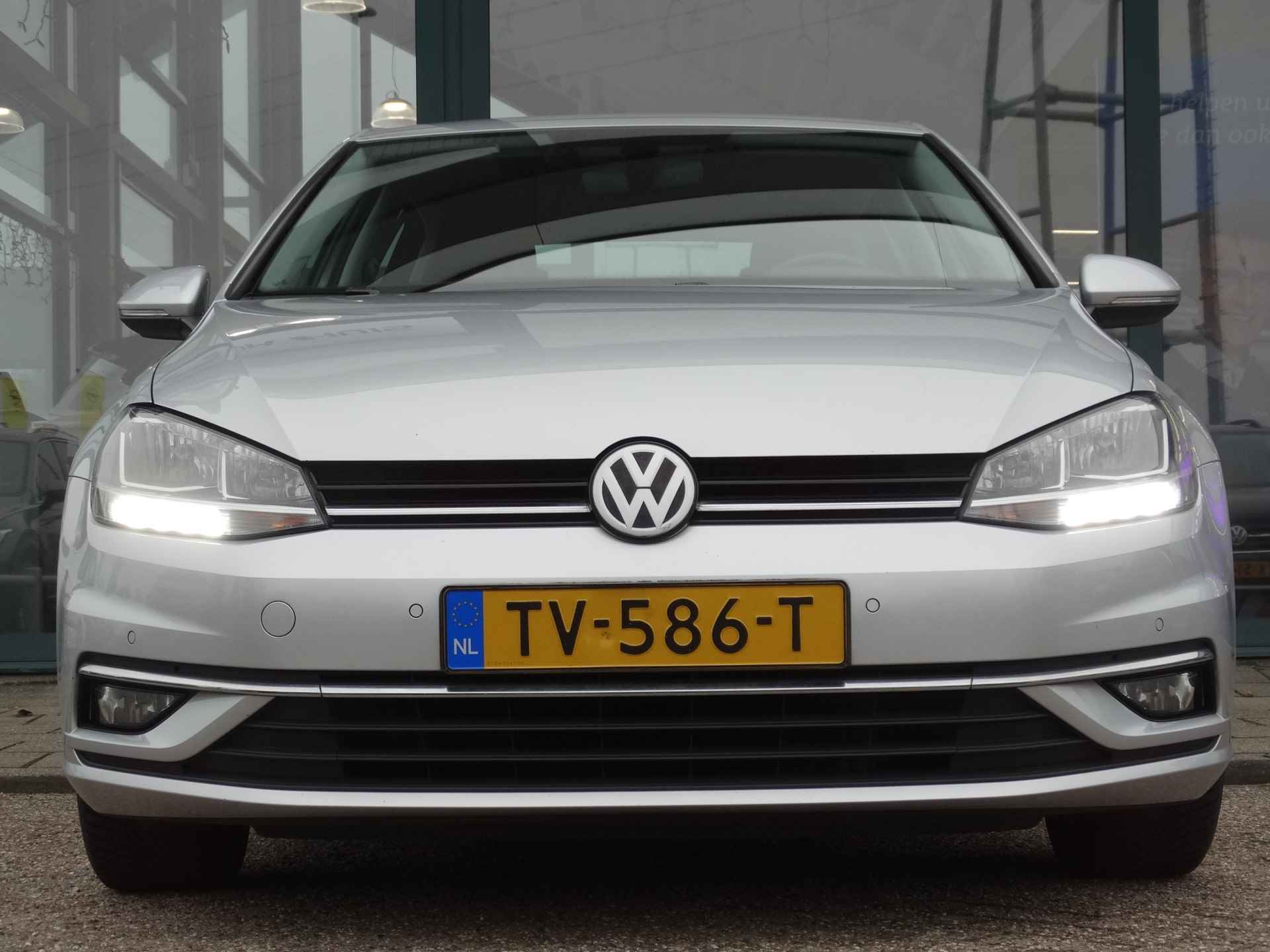 Volkswagen Golf 1.0 TSI Comfortline Business | Navigatie | Stoelverwarming | Parkeersensoren | - 10/30