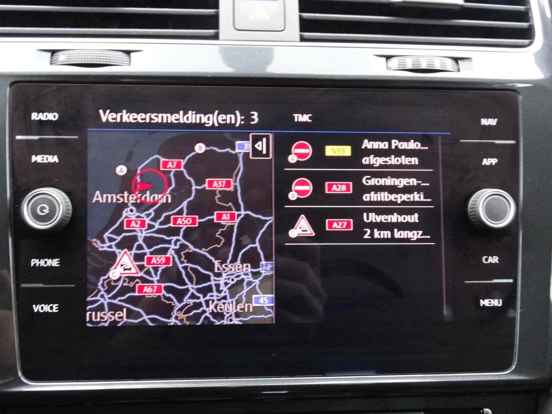 Volkswagen Golf 1.0 TSI Comfortline Business | Navigatie | Stoelverwarming | Parkeersensoren | - 21/30