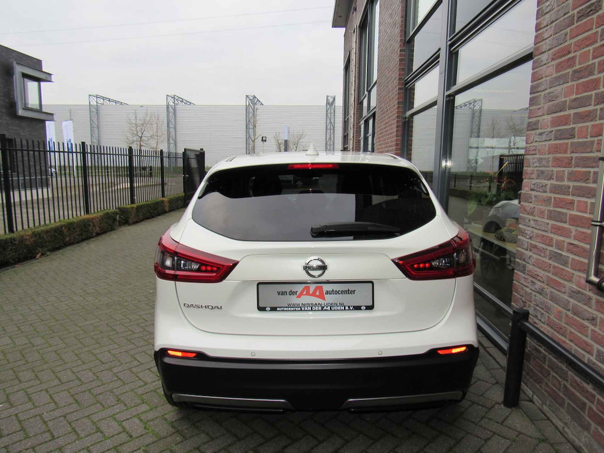 NISSAN Qashqai 1.2 115pk DIG-T N-Connecta  Cruise control / Stoelverw / 360 Camera / PDC / NAV / Auto. Airco / Trekhaak - 9/29