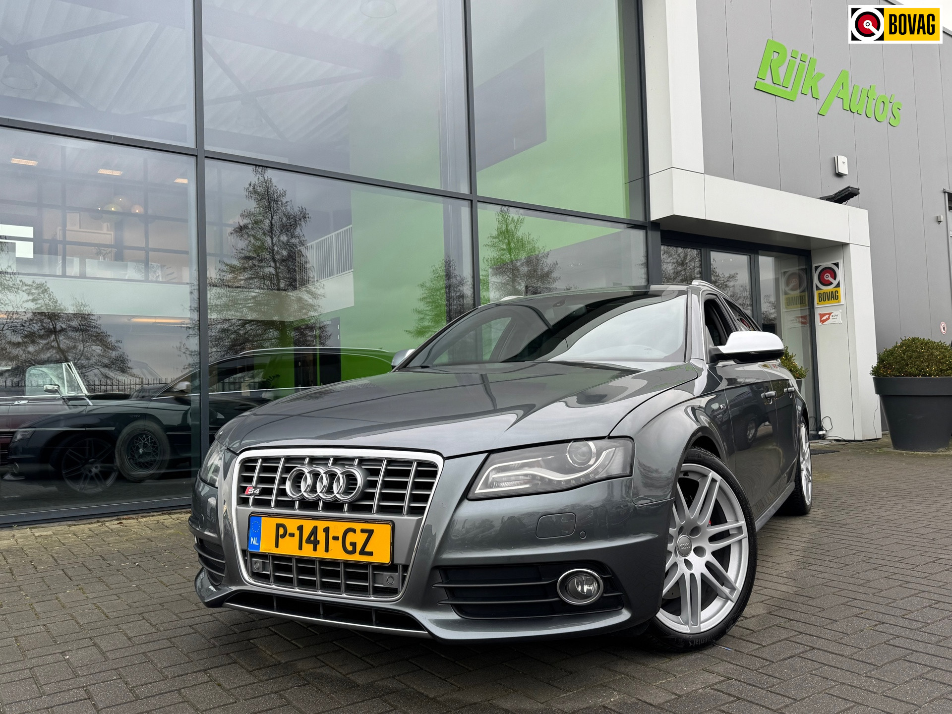 Audi S4 Avant 3.0 TFSI quattro * Panoramadak * Leder/Alcantara * 19 Inch