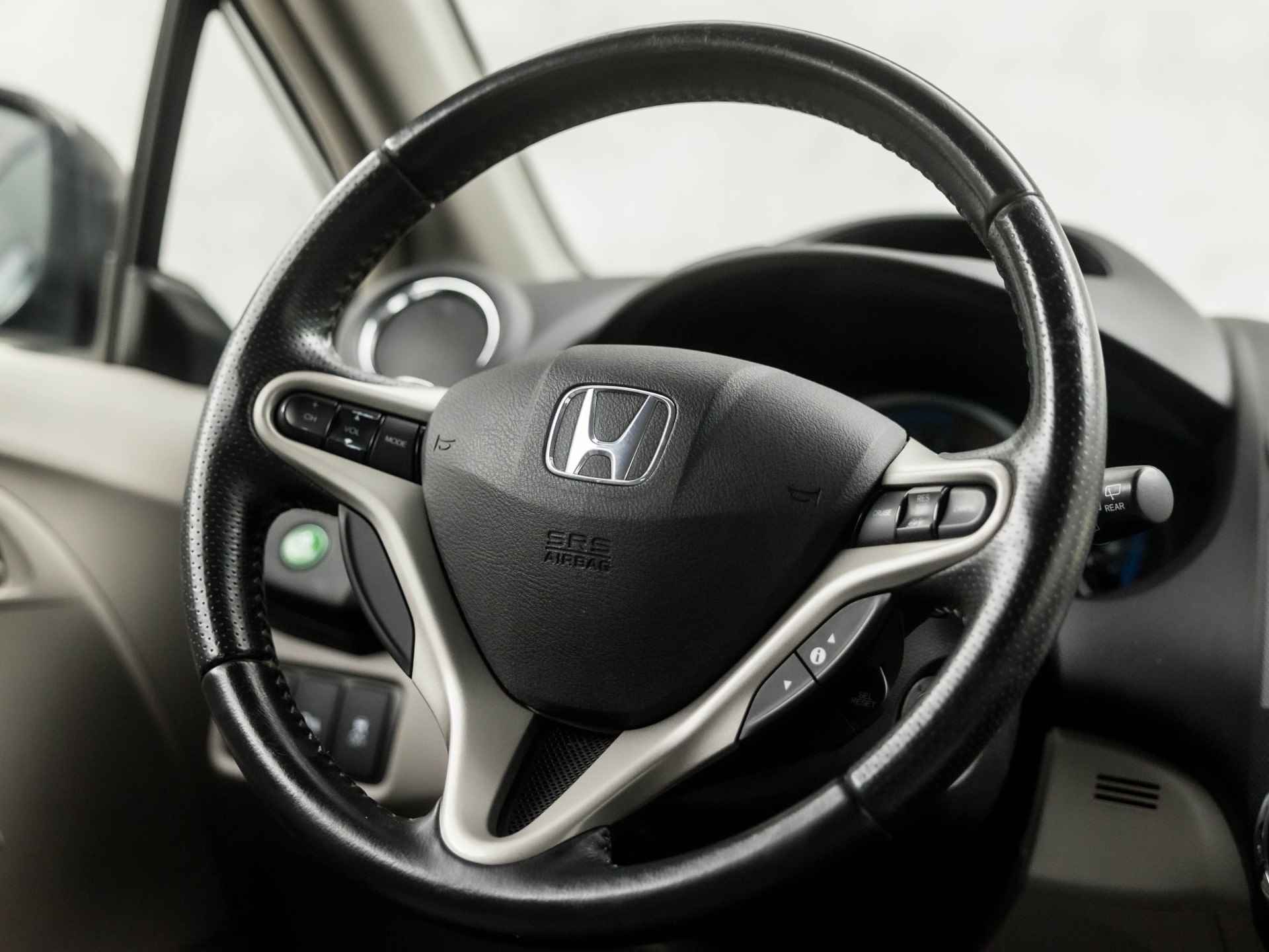 Honda Insight 1.3 Luxury Automaat (NAVIGATIE, CRUISE, CLIMATE, STOELVERWARMING, XENON, ELEK PAKKET, ARMSTEUN, SPORTSTOELEN, LM VELGEN, PARKEERSENSOREN, NIEUWE APK, NIEUWSTAAT) - 18/34