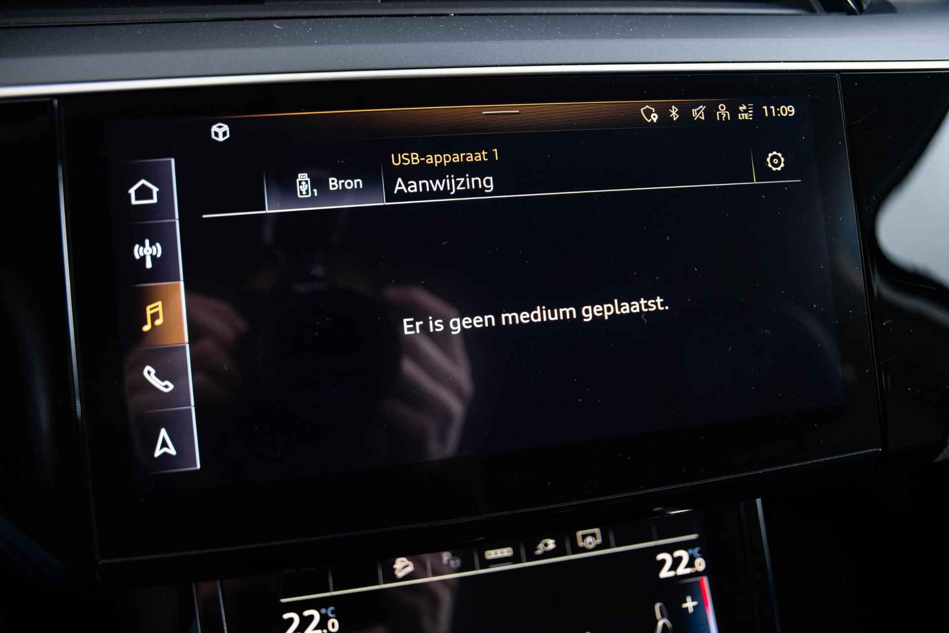 Audi e-tron 55 quattro Advanced edition Plus 95 kWh Elektrisch verstelbare/verwarmde voorstoel - 21 inch - Diefstalalarm - Camera - Assistentiepakket Tour - Verkeersbordherkenning - Ambiente lichtpakket - Audi sound system - 56/66