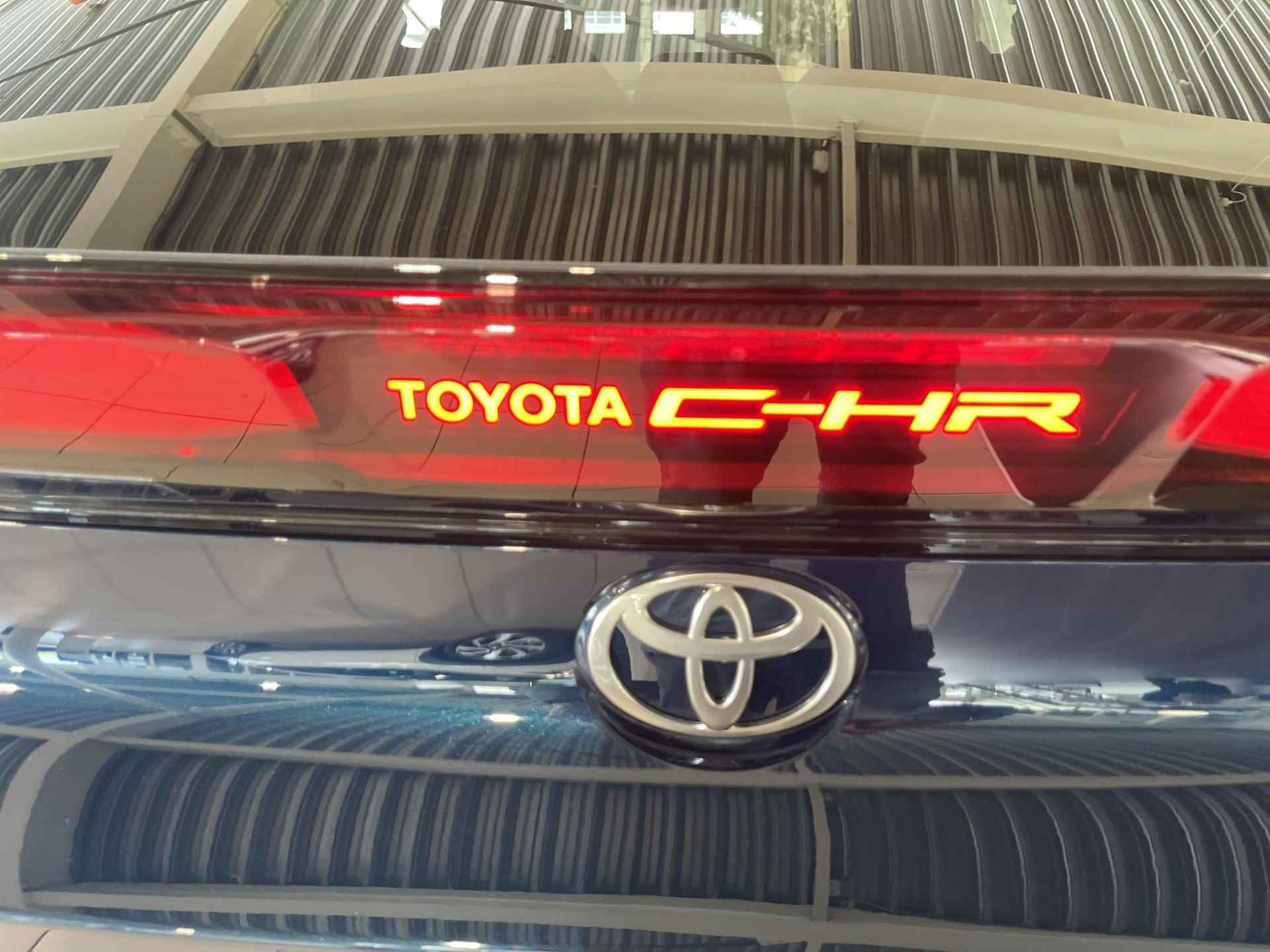 Toyota C-HR Hybrid 200 GR SPORT PLUS - 11/30