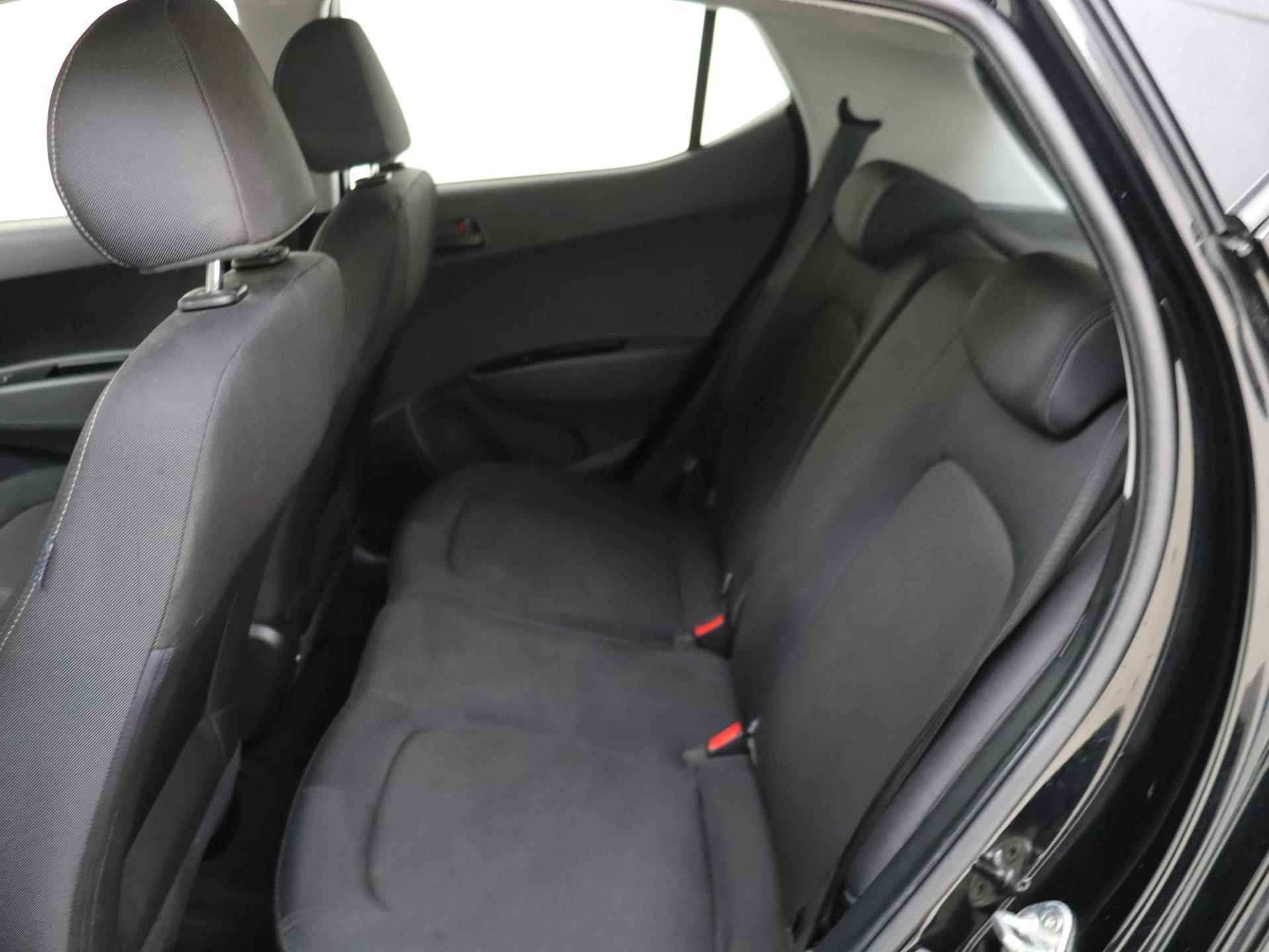 Hyundai i10 1.0i 67 PK Comfort Airco / Radio / Bluetooth / Cruise Control / Stuurbediening - 11/25