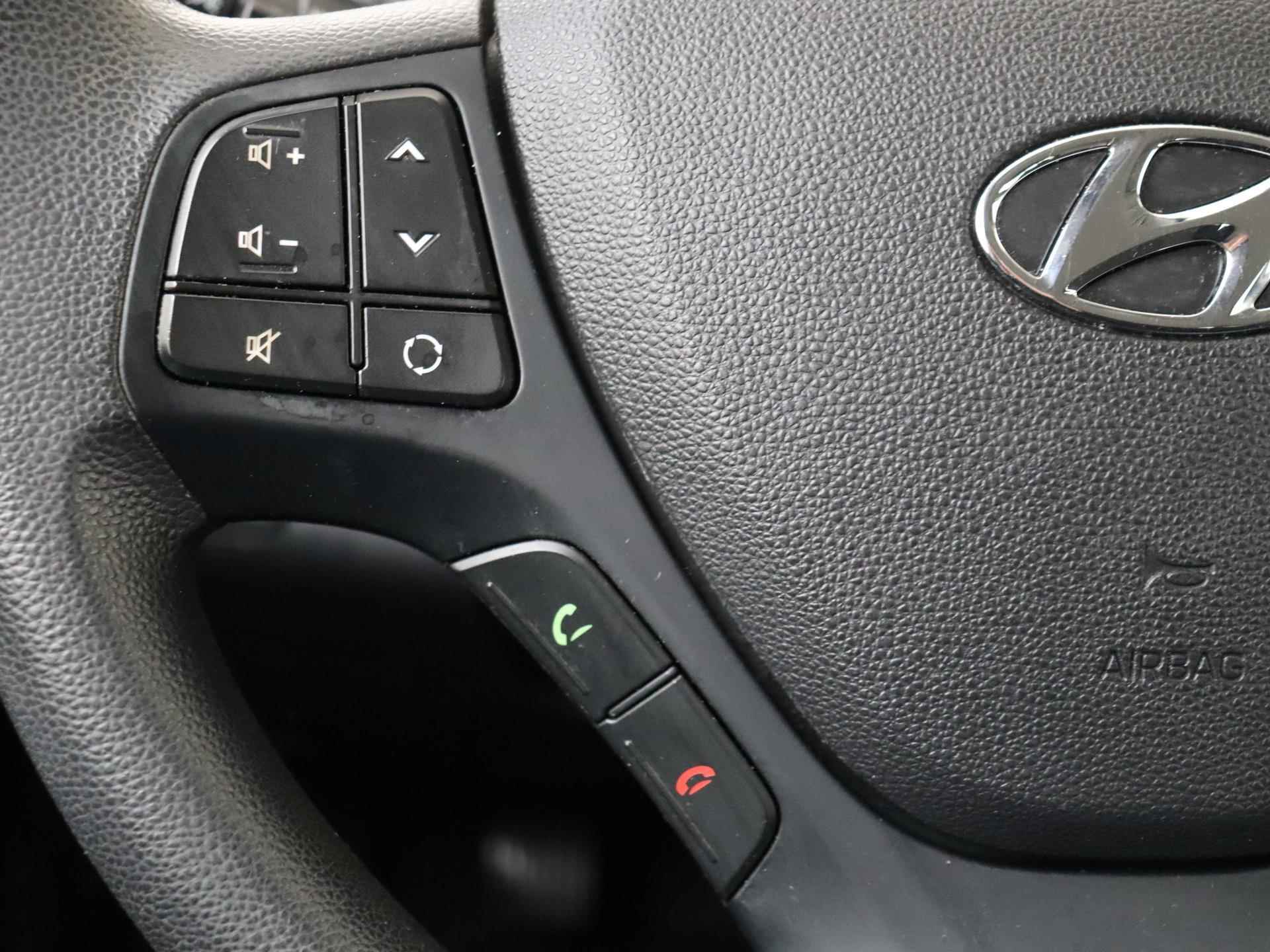 Hyundai i10 1.0i 67 PK Comfort Airco / Radio / Bluetooth / Cruise Control / Stuurbediening - 18/25