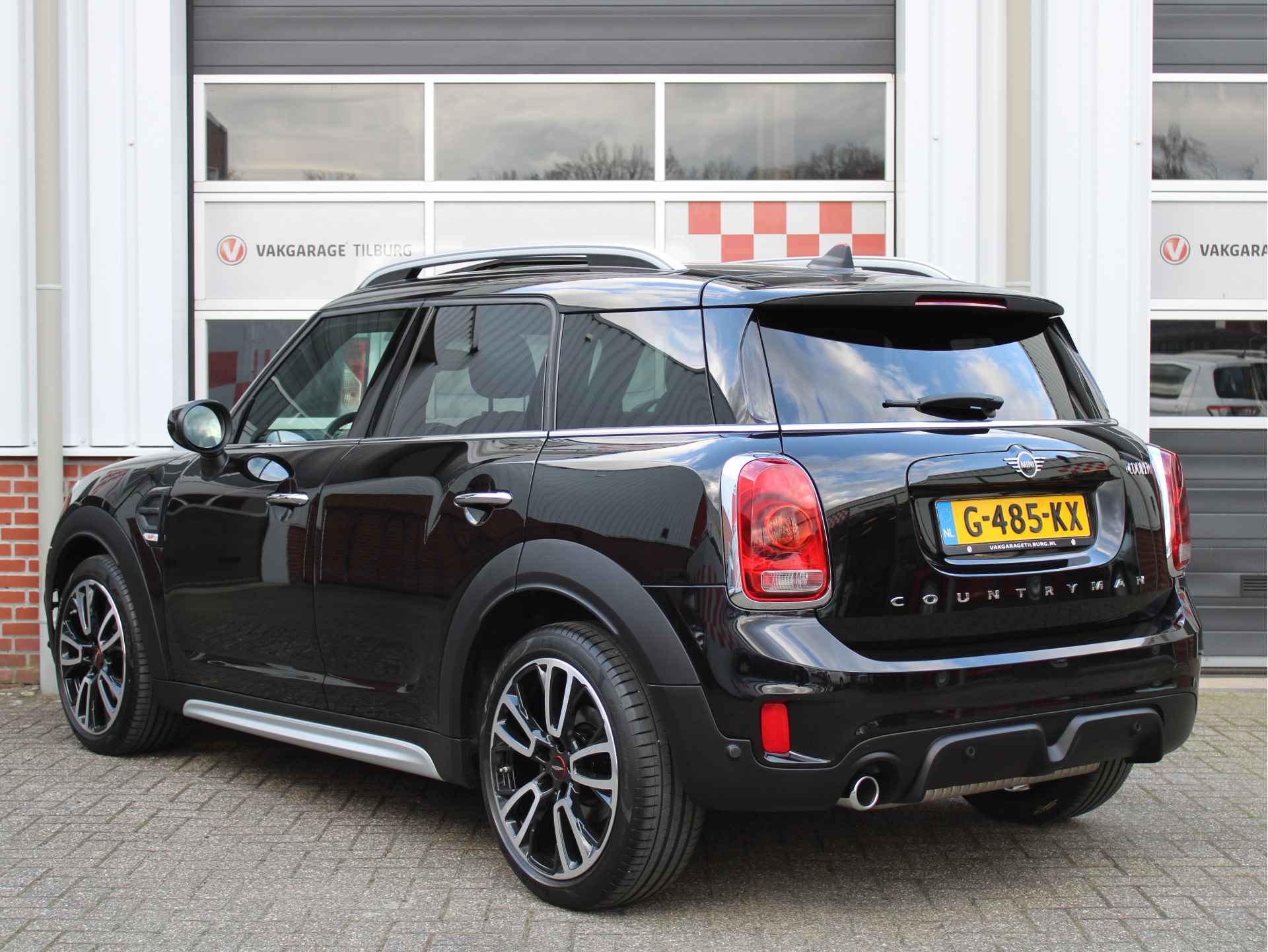 MINI Countryman JCW 1.5T 136PK Cooper Automaat /NAVI/Panoramadak/Leder/Keyless/LED/Harman&Kardon/Apple carplay/PDC/DAB+/Ambilight/NAP! 2e eig! - 3/51