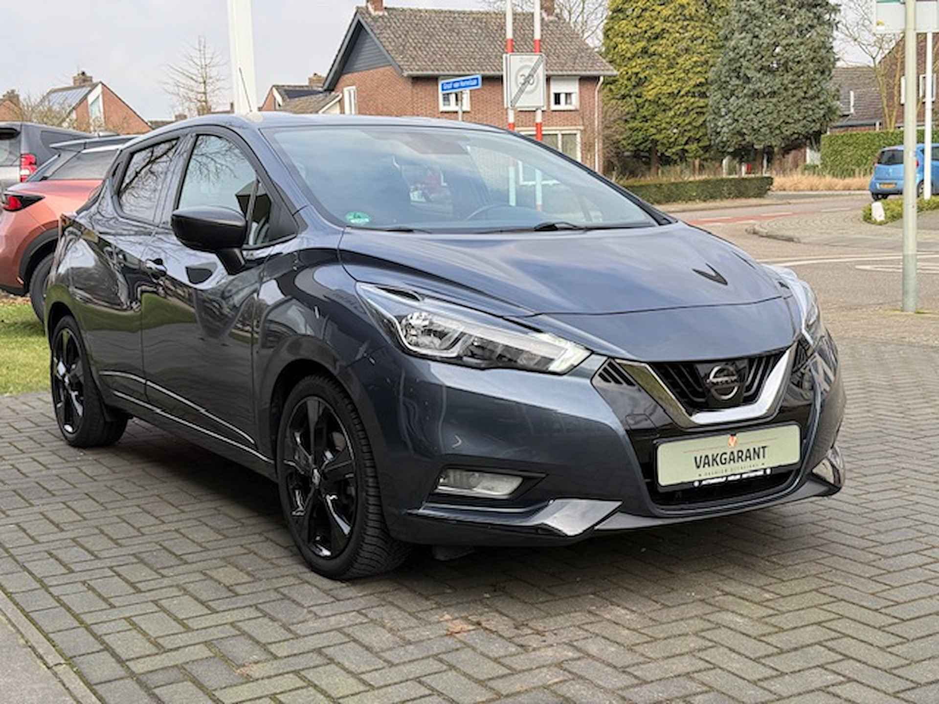 Nissan Micra 1.0 IG-T 100pk N-Sport | Eerste eigenaar, Navigatie, CarPlay, 17 inch, Keyless, Cruise control, DAB, Parkeersensoren - 11/40