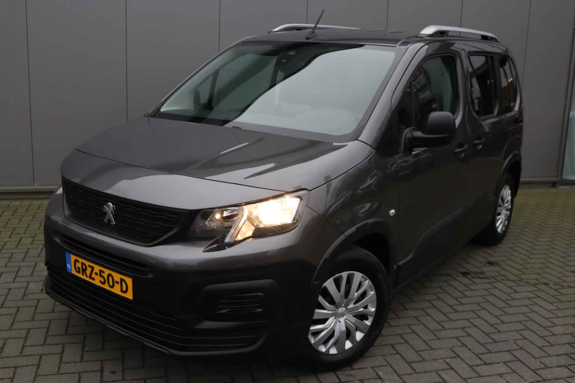 Peugeot Rifter 1.2 PureT. 110PK Active Trekhaak/Parkeerhulp/Cruise-Control/Carplay-Android - 8/26