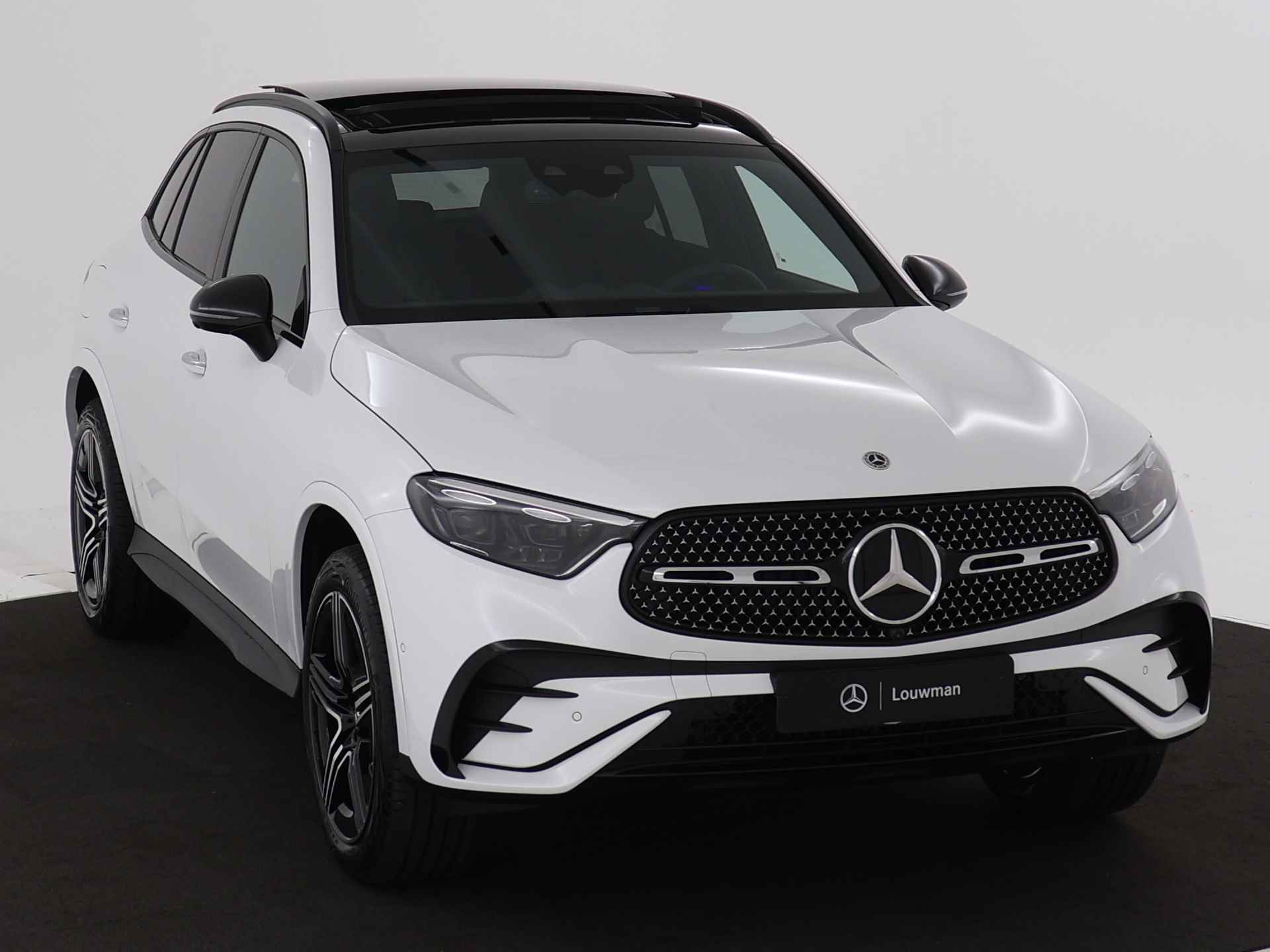 Mercedes-Benz GLC 300e 4MATIC Sport Edition | Trekhaak | Rijassistentiepakket Plus | Nightpakket |  Memorypakket | Parkeerpakket met 360°-camera | URBAN GUARD voertuigbescherming plus | EASY PACK achterklep | 	KEYLESS GO-comfortpakket | - 23/42