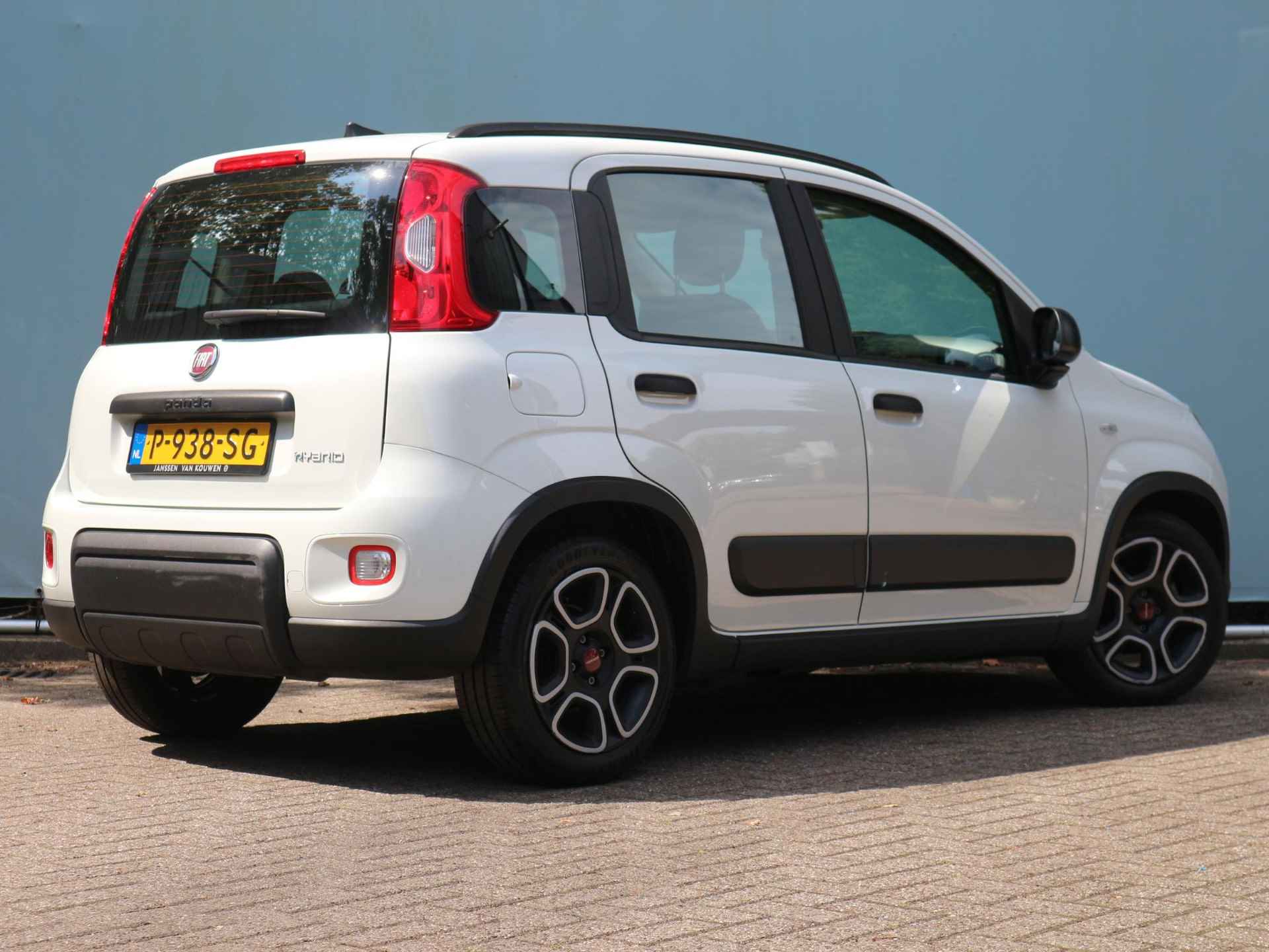 Fiat Panda 1.0 Hybrid City Life 70 pk / Apple CarPlay / Airco / DAB - 3/28