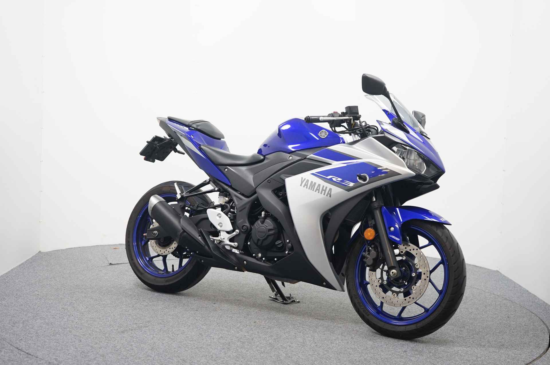 Yamaha YZF-R3 - 2/14