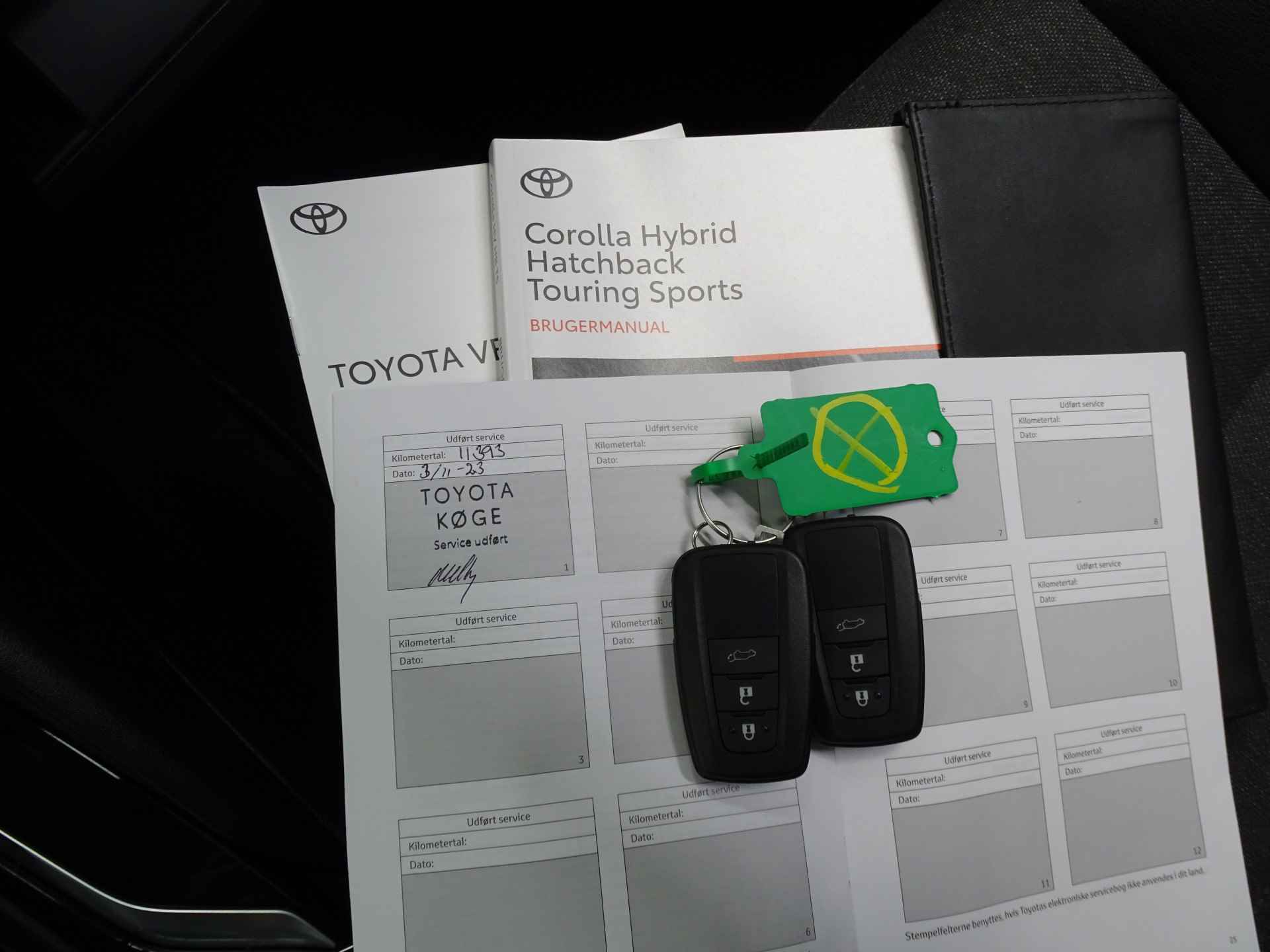 Toyota Corolla Touring Sports 1.8 Hybrid Dynamic Two-Tone Trekhaak | Head-up display | Winterpack | Elec. achterklep - 5/36