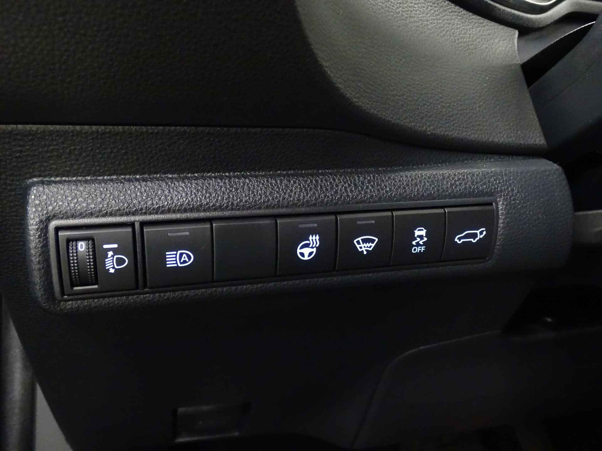 Toyota Corolla Touring Sports 1.8 Hybrid Dynamic Two-Tone Trekhaak | Head-up display | Winterpack | Elec. achterklep - 26/36