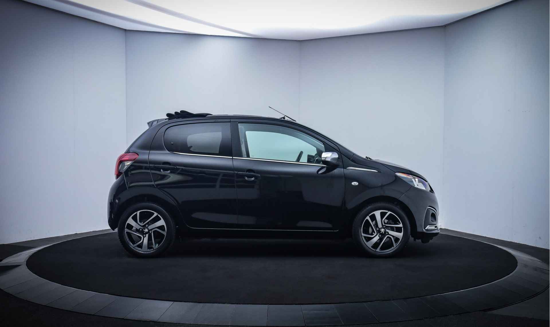 Peugeot 108 1.0 e-VTi TOP! ALLURE SCHUIFDAK/CAMERA/CARPLAY/CLIMA/ELEK PAKKET/LMV - 4/9