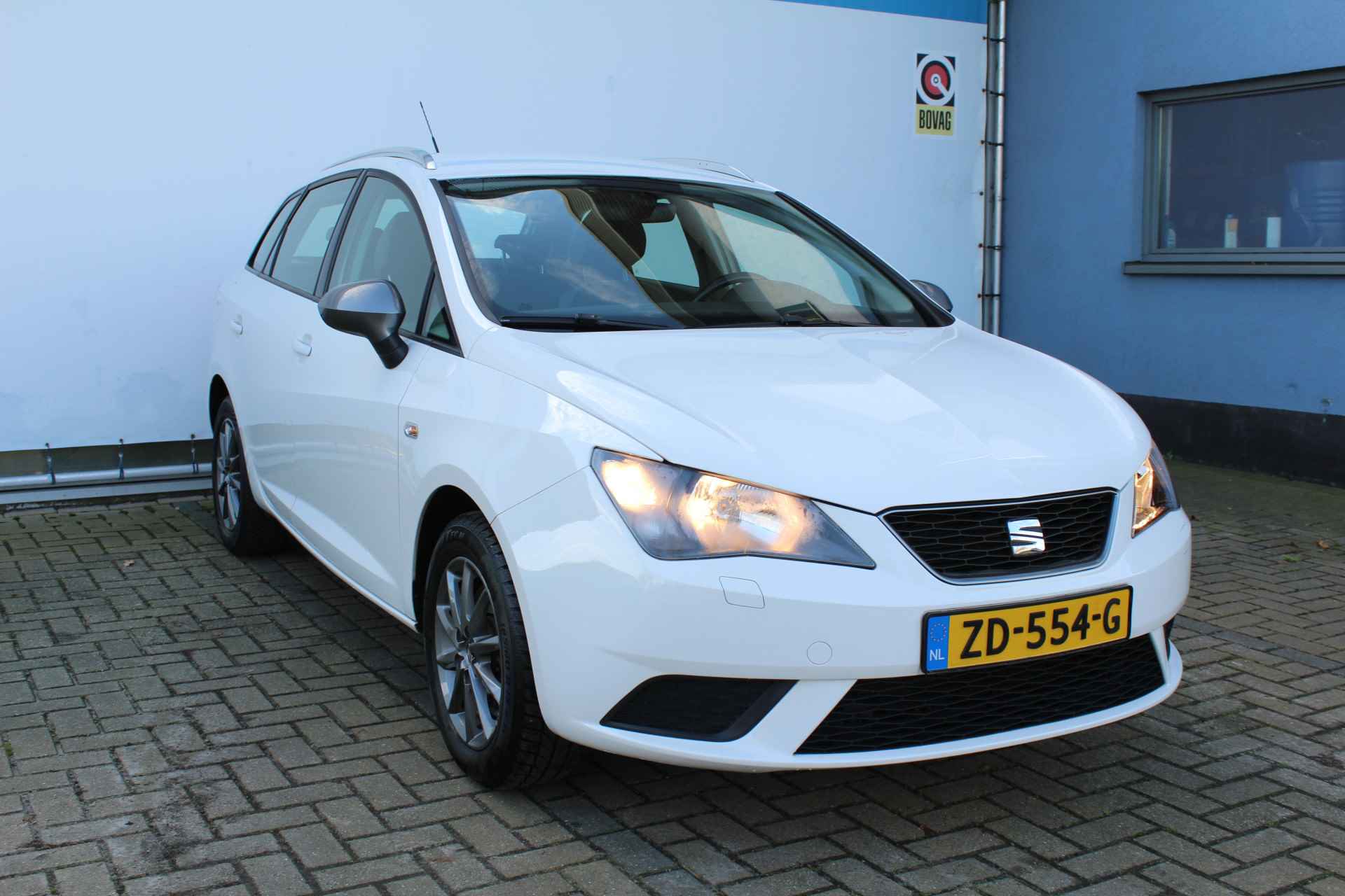 SEAT Ibiza ST EcoTSI Style Connect | Incl. 12 maanden Garantie | Stoelverwarming | Cruise controle | Climate controle | Parkeersensoren achter | 15 Inch LMV | DSG automaat | Isofix | Centrale deurvergrendeling met afstandsbediening | - 5/60