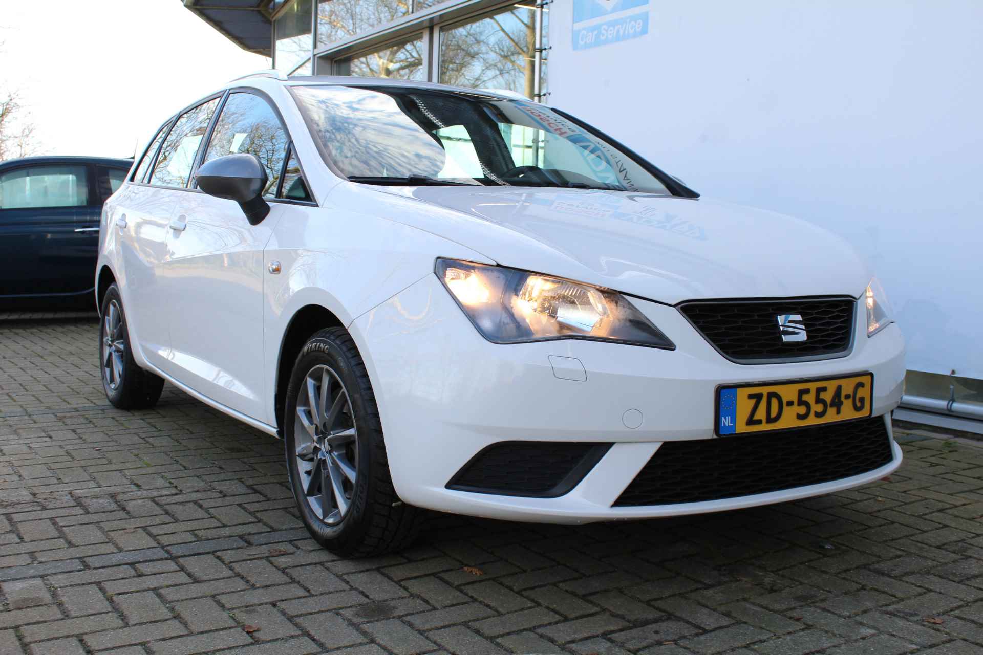 SEAT Ibiza ST EcoTSI Style Connect | Incl. 12 maanden Garantie | Stoelverwarming | Cruise controle | Climate controle | Parkeersensoren achter | 15 Inch LMV | DSG automaat | Isofix | Centrale deurvergrendeling met afstandsbediening | - 14/60