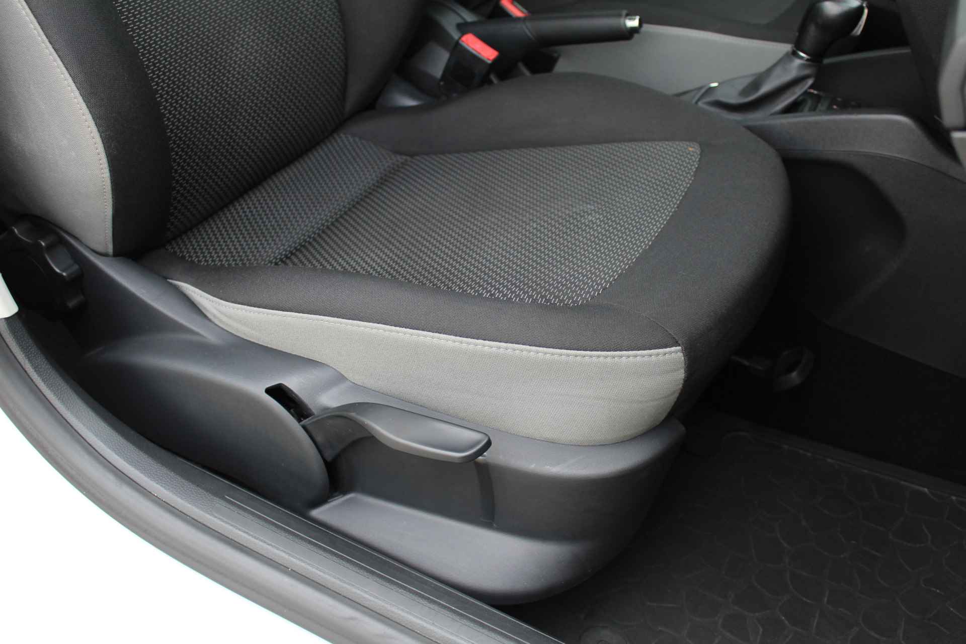 SEAT Ibiza ST EcoTSI Style Connect | Incl. 12 maanden Garantie | Stoelverwarming | Cruise controle | Climate controle | Parkeersensoren achter | 15 Inch LMV | DSG automaat | Isofix | Centrale deurvergrendeling met afstandsbediening | - 36/60