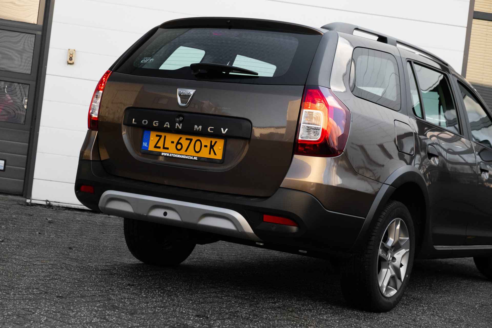 Dacia Logan MCV 0.9 TCe Stepway | Camera achter | NAVI | Cruise controle | | incl. Bovag rijklaarpakket met 12 maanden garantie | - 26/49