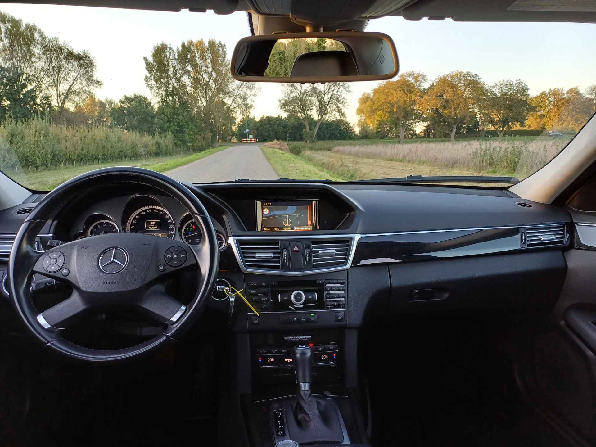 Mercedes-Benz E-Klasse 200 Ambition Avantgarde Xenon | Stoelverwarming | Navigatie - 29/50