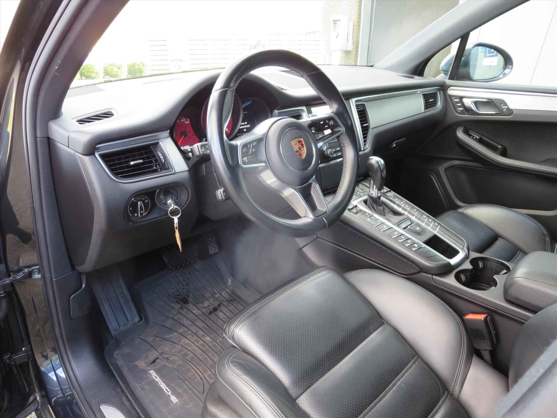 Porsche Macan 3.0 258pk S  Panoramadak | Leder | Luchtvering | Stoelverwarming | Park Assist | Xenon - 3/18