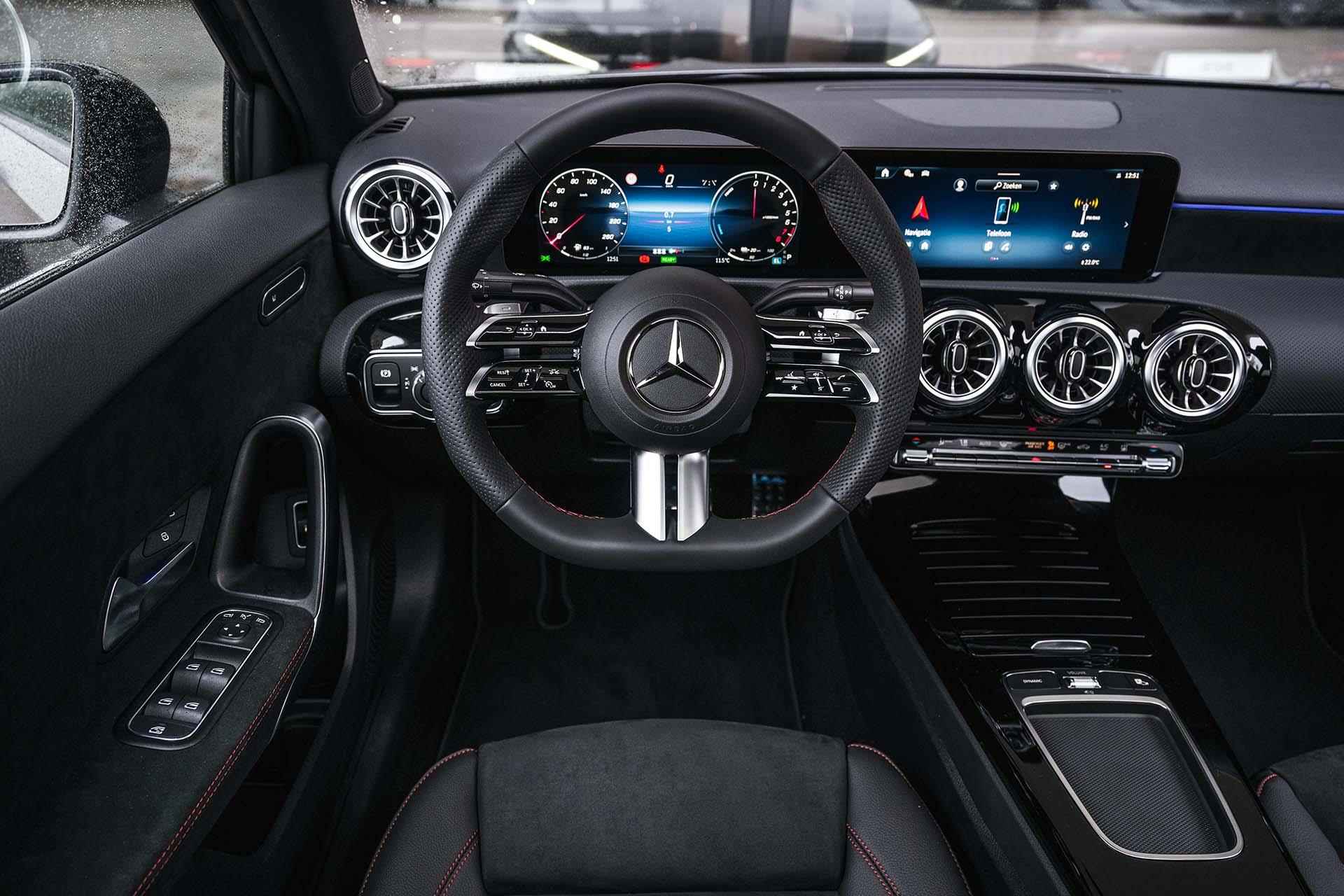 Mercedes-Benz A-klasse 250e Limousine AMG Line | Achteruitrijcamera | KEYLESS GO | Sfeerverlichting | Panorama schuifdak - 14/30