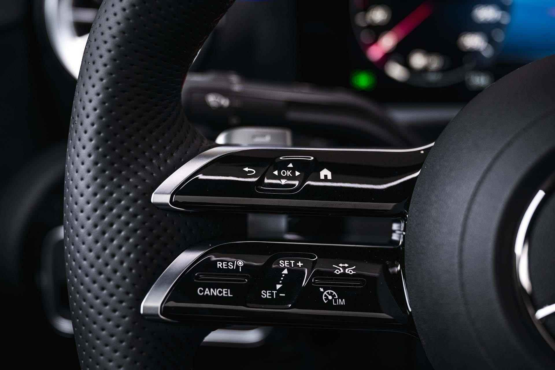 Mercedes-Benz A-klasse 250e Limousine AMG Line | Achteruitrijcamera | KEYLESS GO | Sfeerverlichting | Panorama schuifdak - 19/30