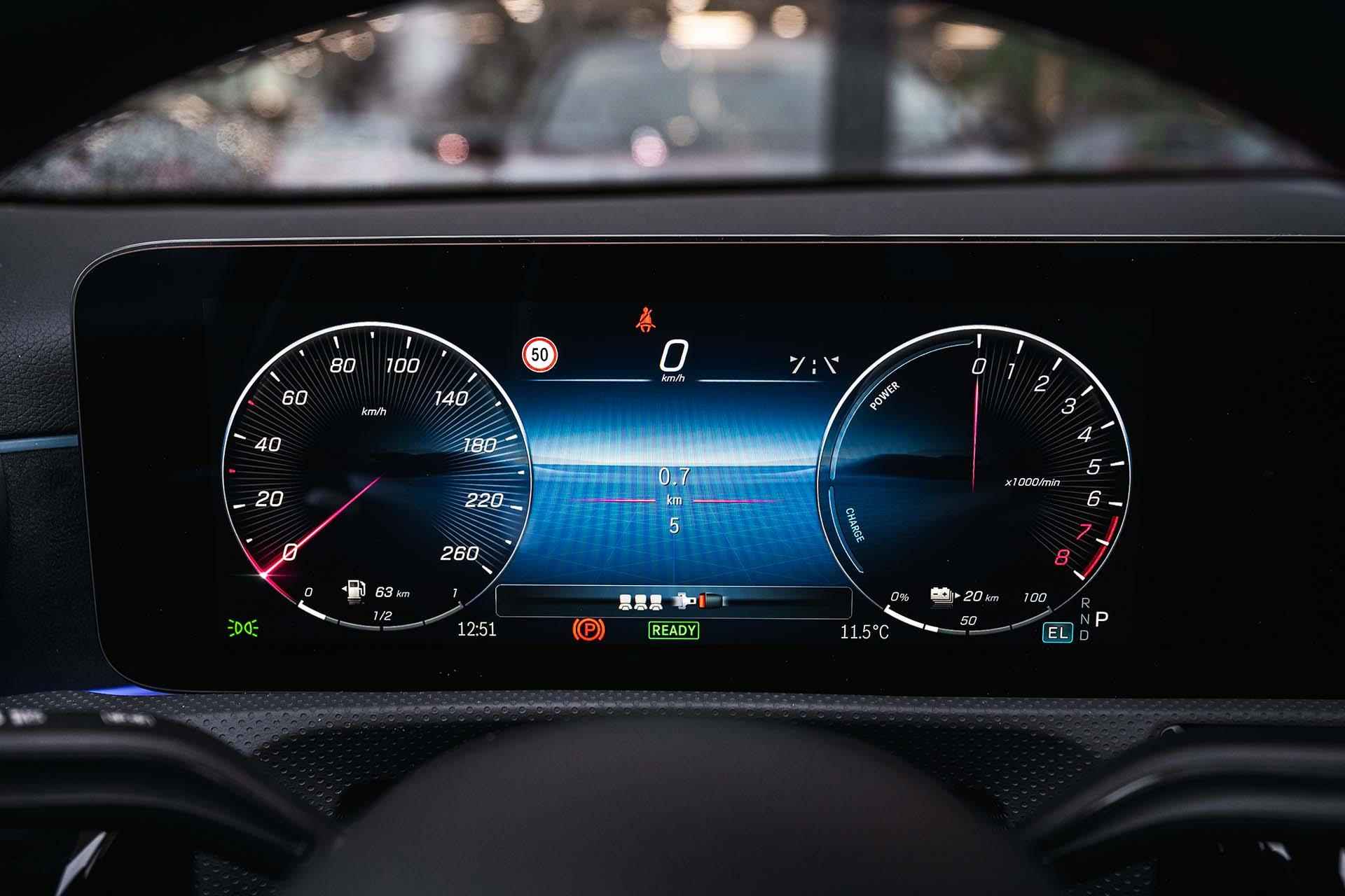 Mercedes-Benz A-klasse 250e Limousine AMG Line | Achteruitrijcamera | KEYLESS GO | Sfeerverlichting | Panorama schuifdak - 22/30