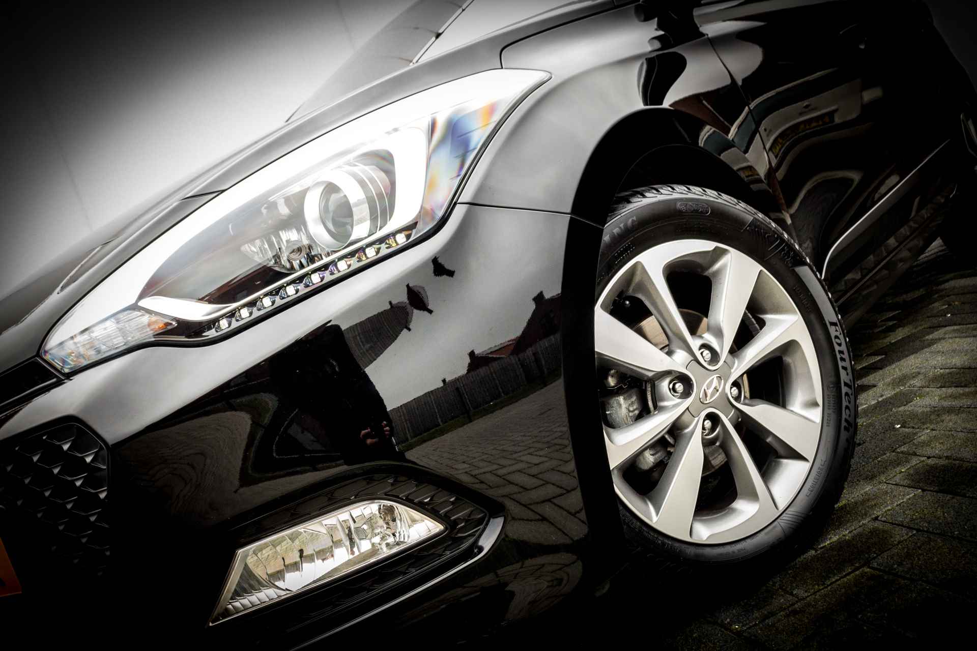 Hyundai i20 1.2 85 PK HP i-Motion Premium Panorama dak RIJKLAAR | Navi | 16 INCH LMV  | PDC  | Navigatie | Airco | - 7/33
