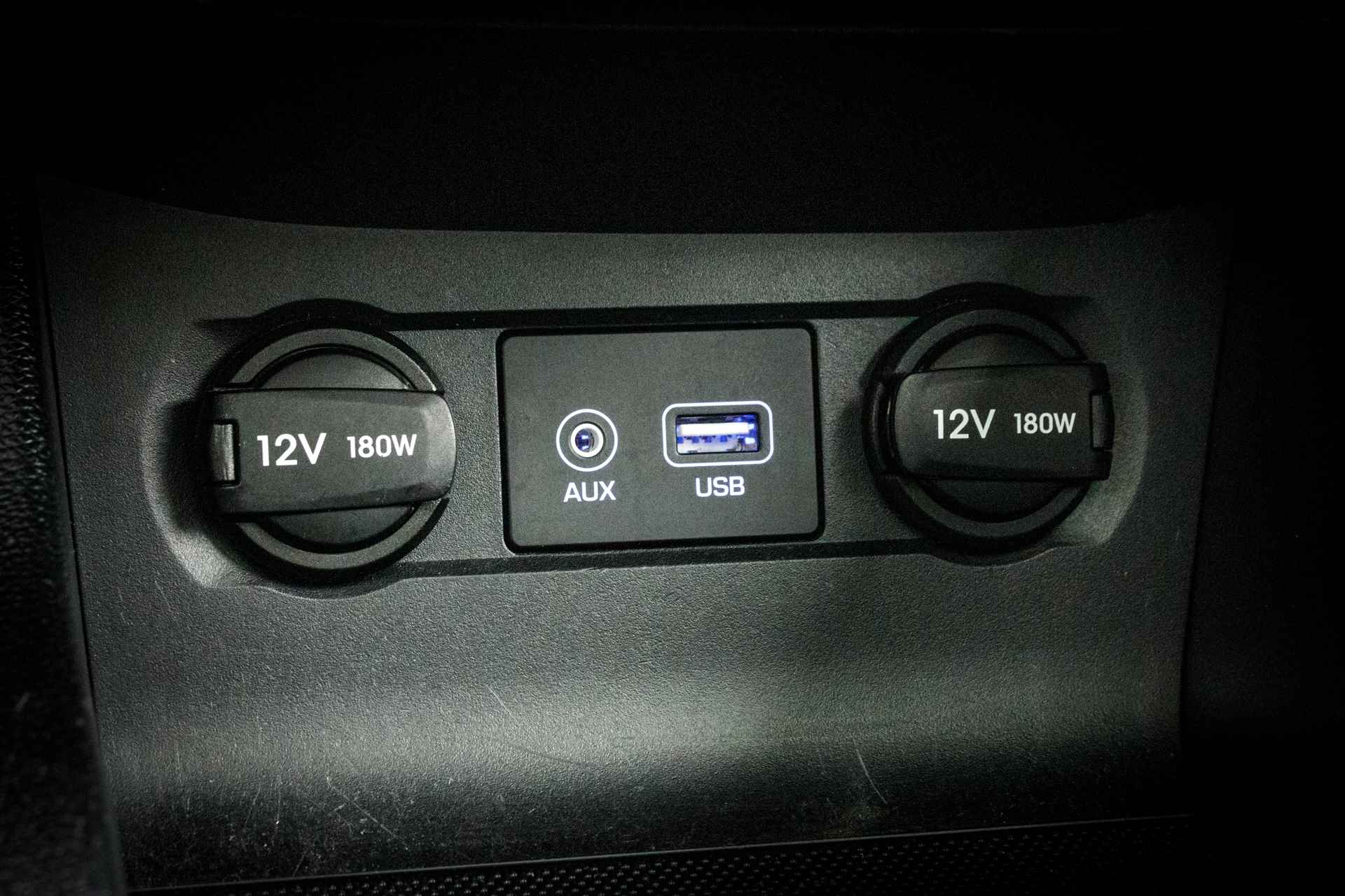 Hyundai i20 1.2 85 PK HP i-Motion Premium Panorama dak RIJKLAAR | Navi | 16 INCH LMV  | PDC  | Navigatie | Airco | - 33/33