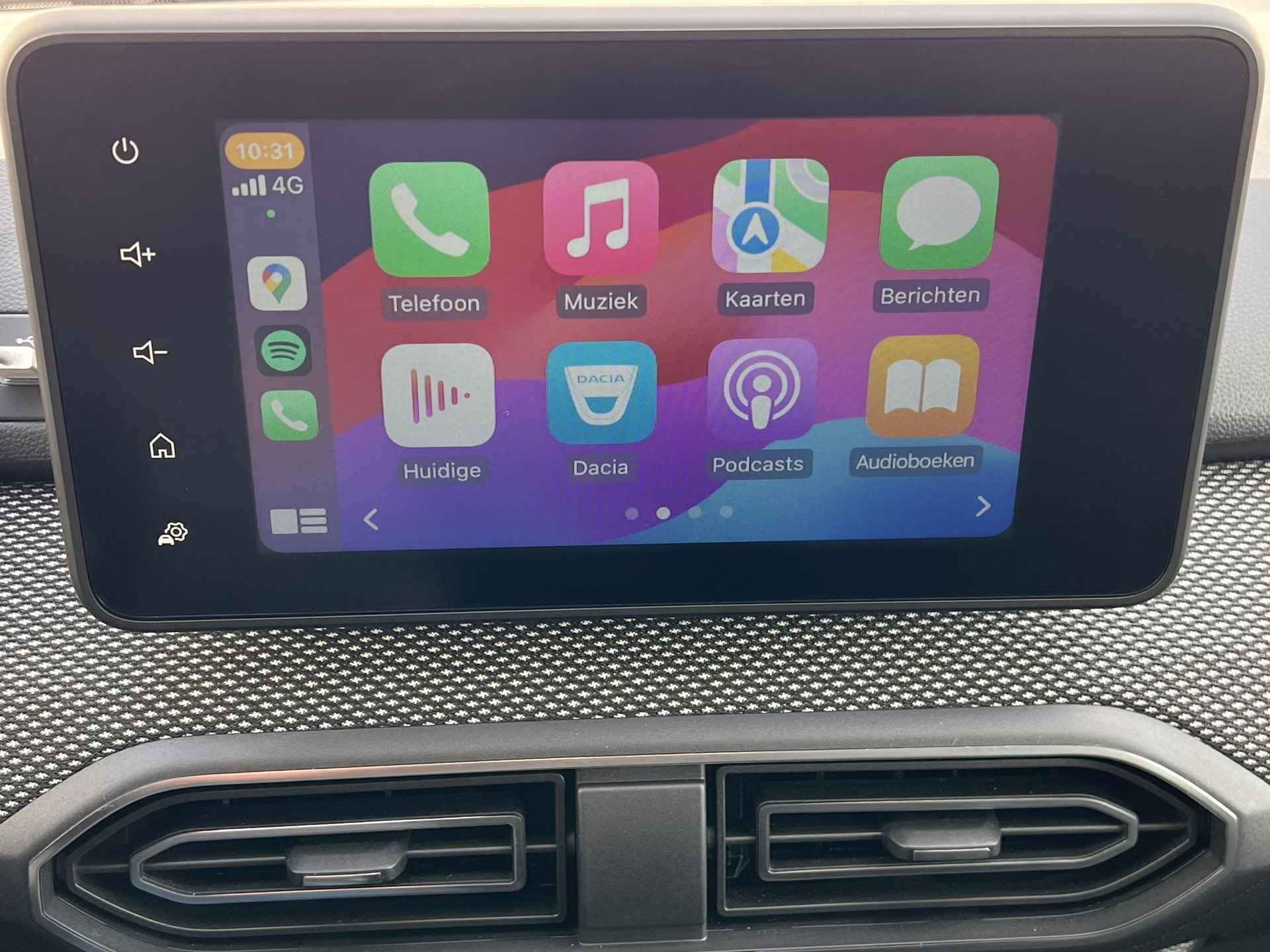 Dacia Jogger 1.0 TCe 110 Extreme 7p. / Zeven persoons / Navigatie via Apple Carplay of Android Auto / Stoelverwarming / - 4/49