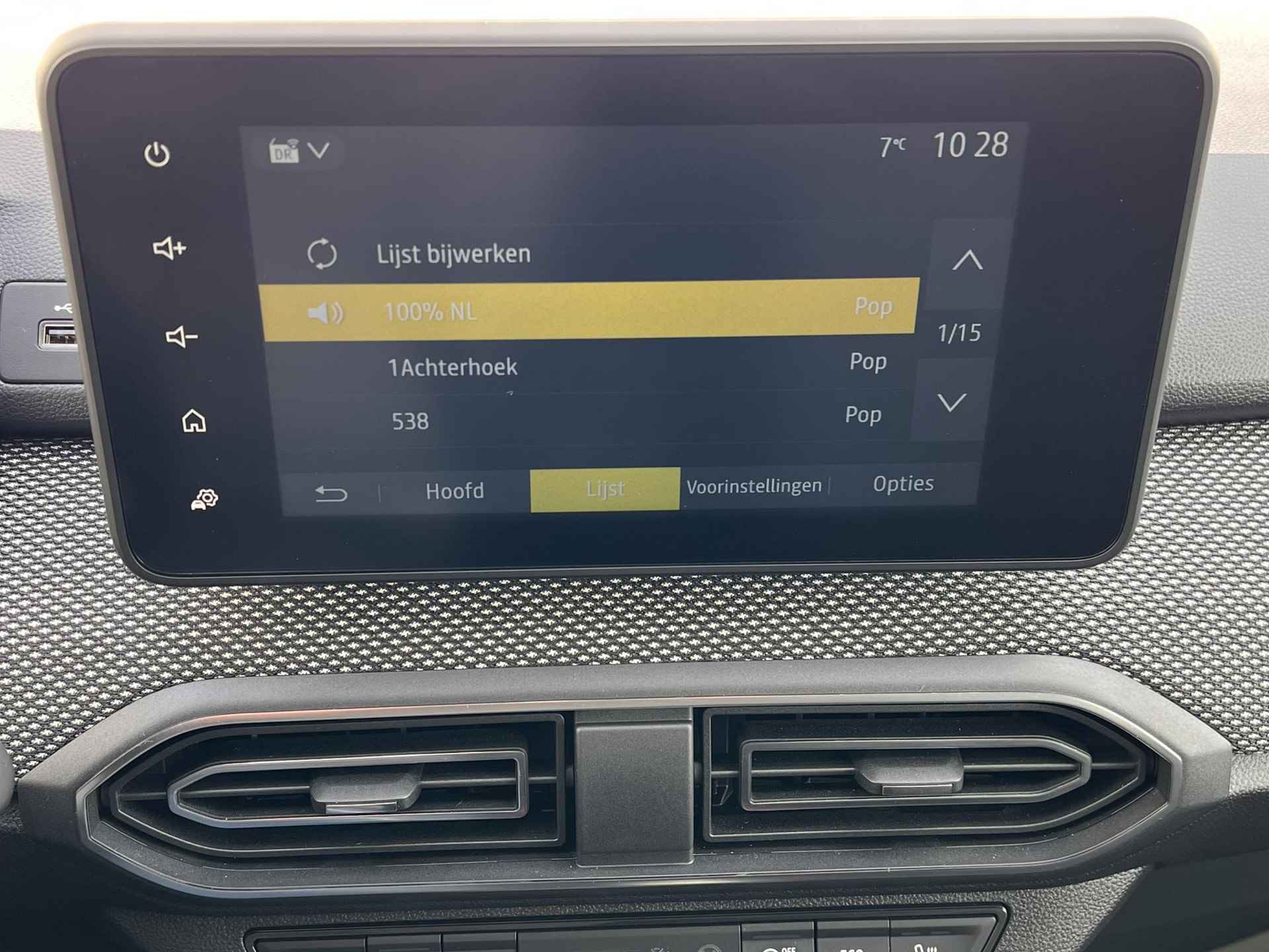 Dacia Jogger 1.0 TCe 110 Extreme 7p. / Zeven persoons / Navigatie via Apple Carplay of Android Auto / Stoelverwarming / - 18/49