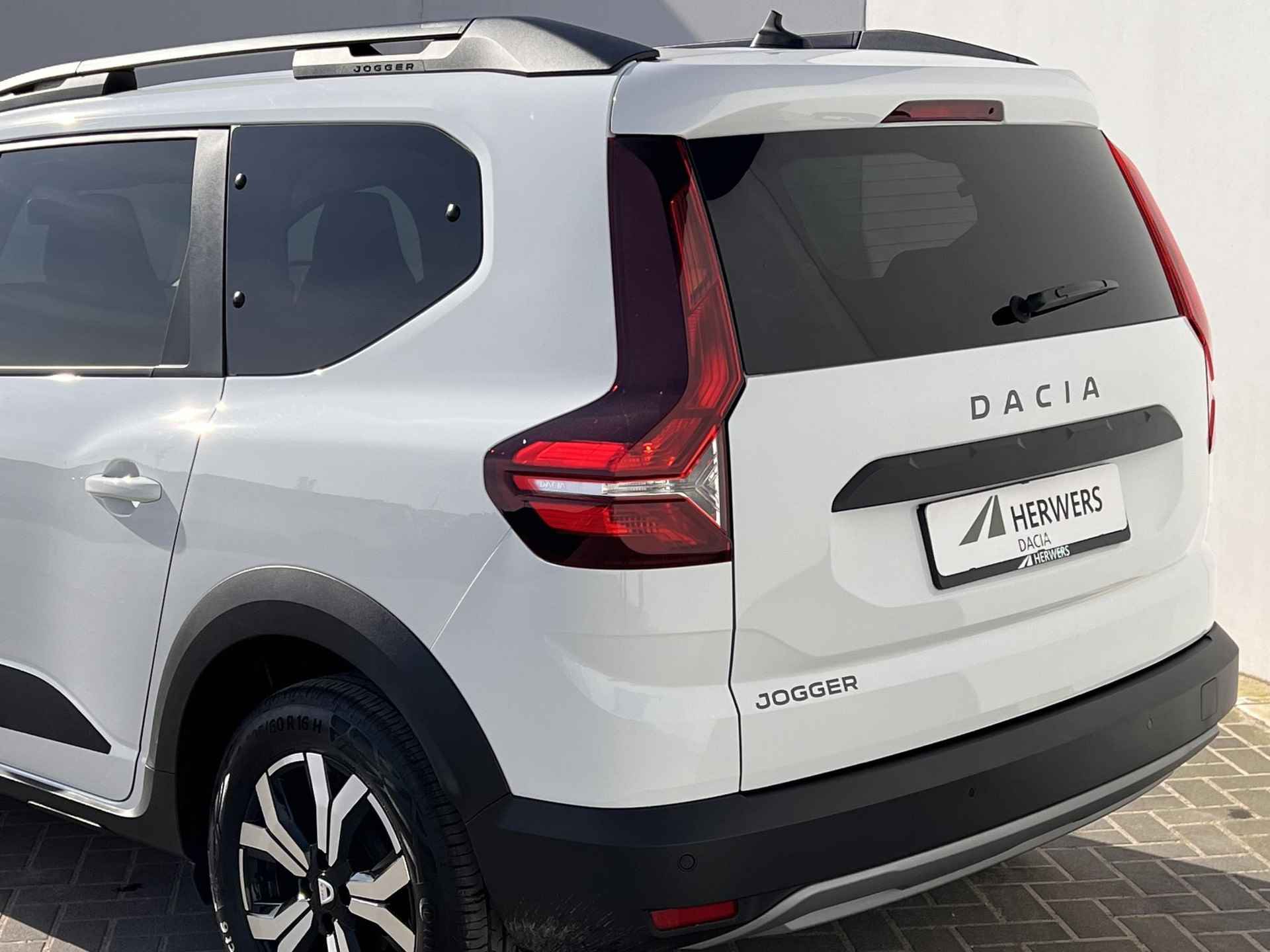 Dacia Jogger 1.0 TCe 110 Extreme 7p. / Zeven persoons / Navigatie via Apple Carplay of Android Auto / Stoelverwarming / - 49/49