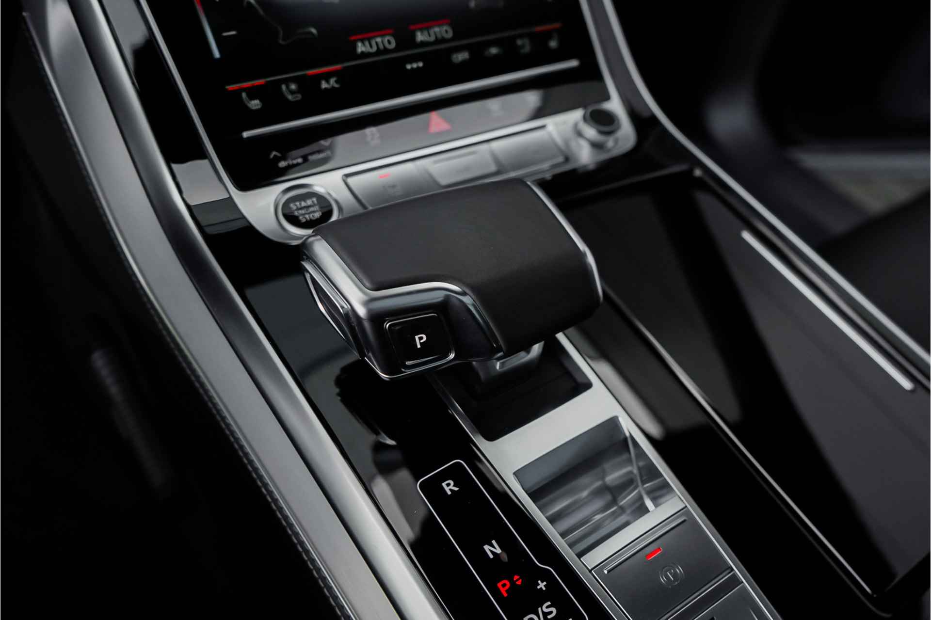 Audi Q7 60 TFSIe Quattro Competition Pano Luchtvering ACC HUD Trekhaak B&O Massage - 59/74