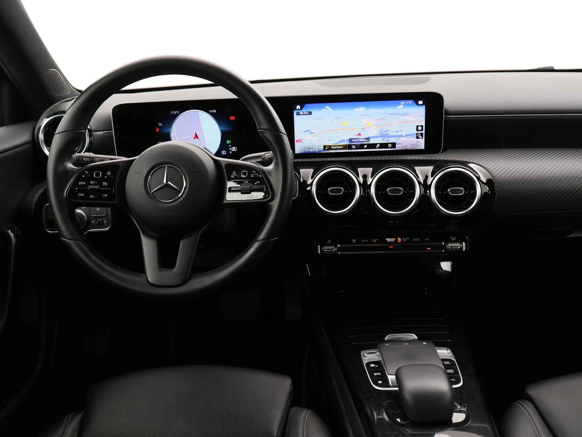 Mercedes-Benz A-klasse 180 DIESEL AUT. BUSINESS SOLUTION *BTW* + APPLE CARPLAY / CAMERA / ELEK. TREKHAAK - 4/33