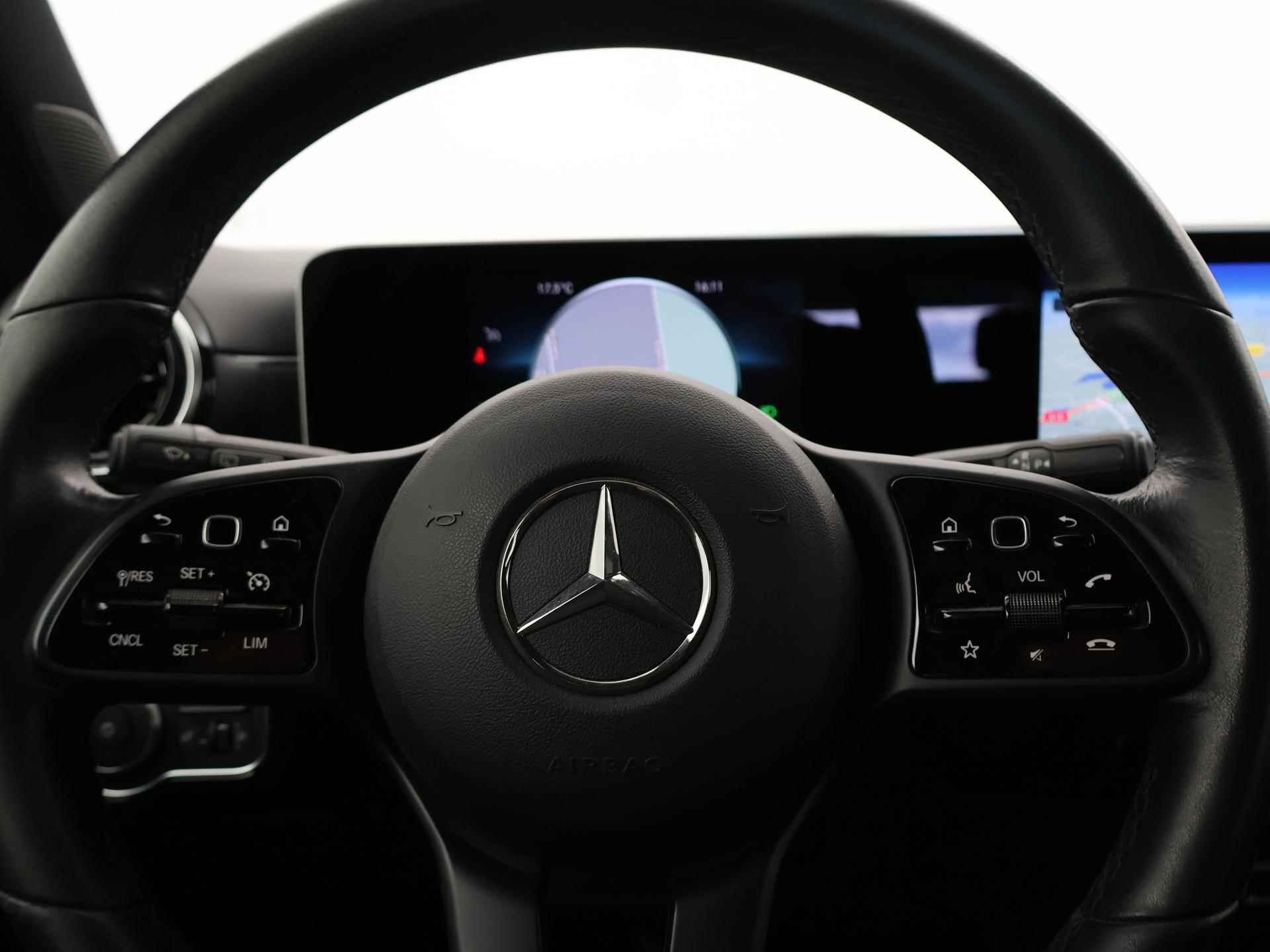 Mercedes-Benz A-klasse 180 DIESEL AUT. BUSINESS SOLUTION *BTW* + APPLE CARPLAY / CAMERA / ELEK. TREKHAAK - 21/33