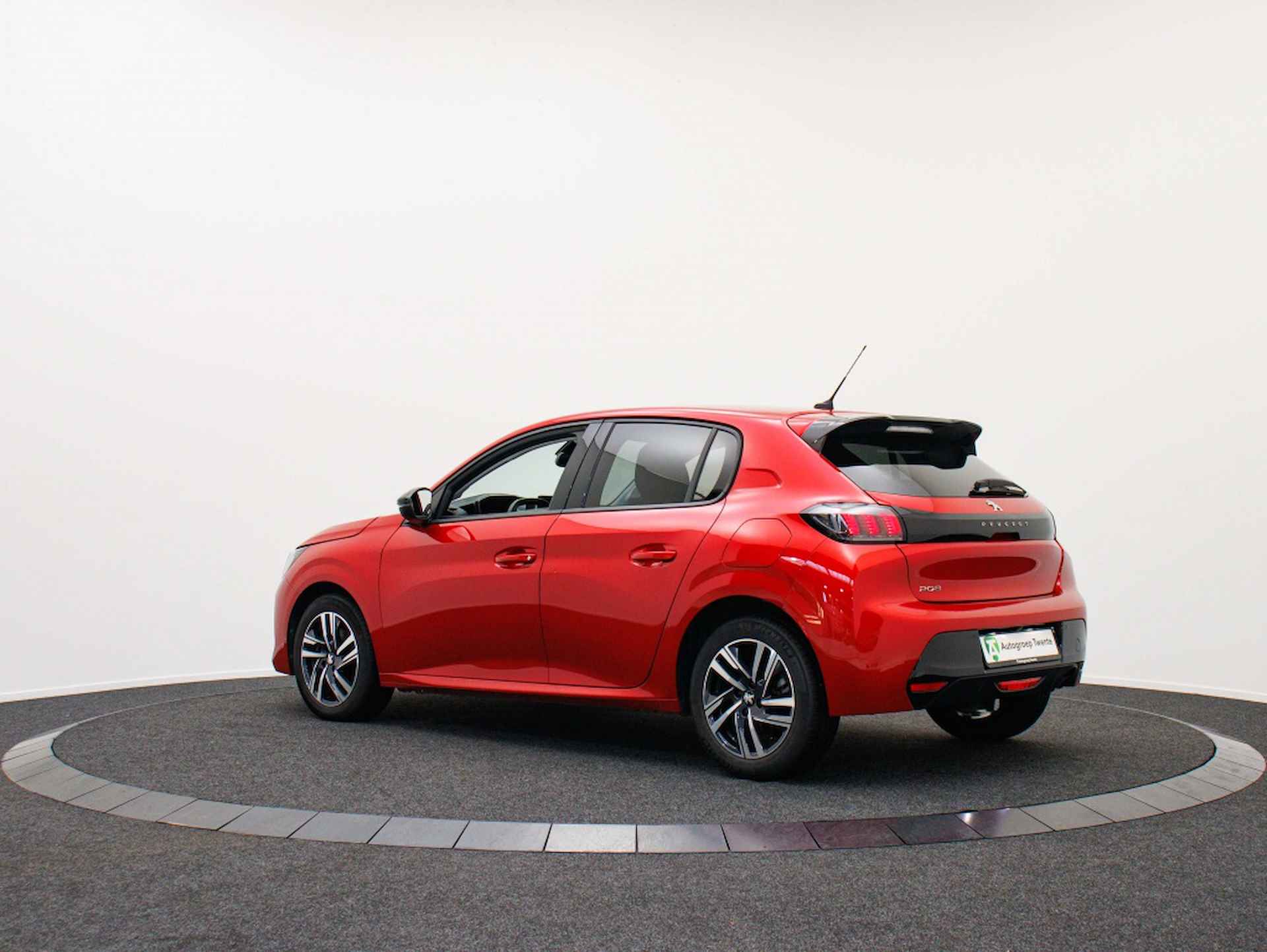 Peugeot 208 1.2 PT Allure Pack | Navigatie | Private lease 399 p.m. - 2/41