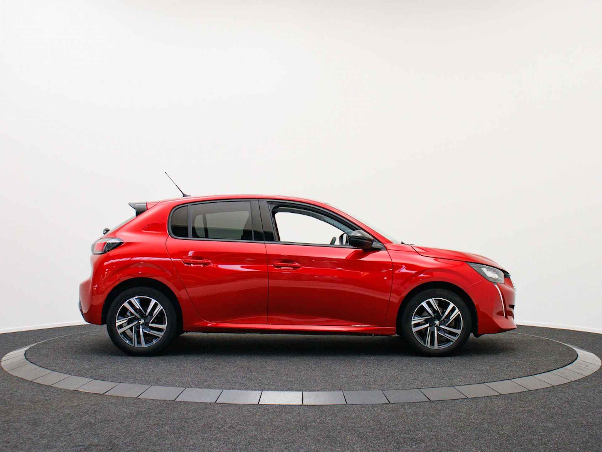 Peugeot 208 1.2 PT Allure Pack | Navigatie | Private lease 399 p.m. - 6/41